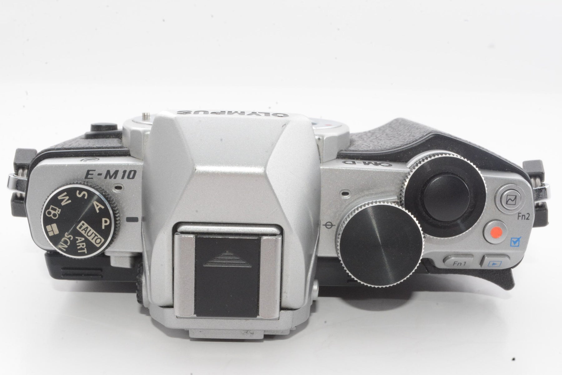 【外観並級】OLYMPUS OM-D E-M10 ボディ シルバー ミラーレス一眼 OM-D E-M10 BODY SLV