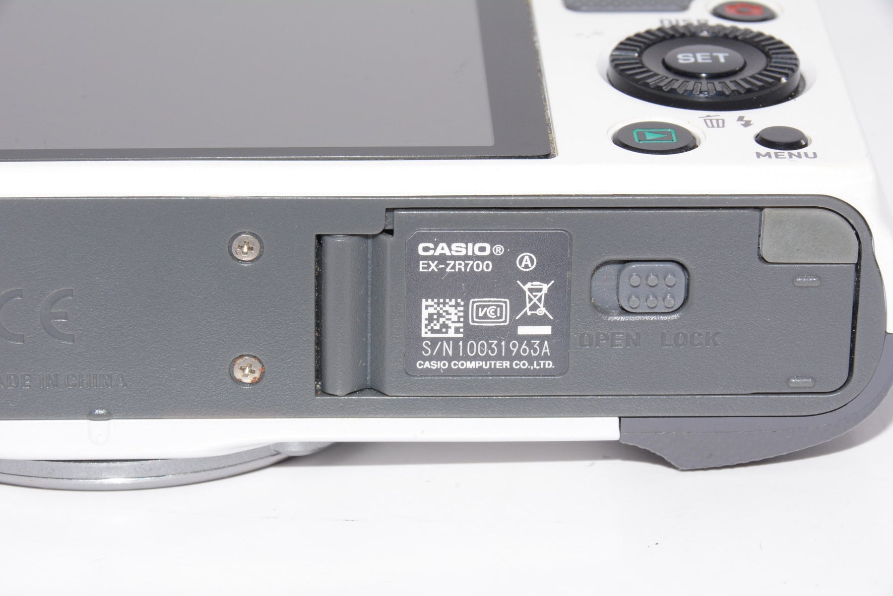 【外観並級】CASIO EXILIM デジタルカメラ ハイスピード 1610万画素 光学18倍ズーム ホワイト EX-ZR700WE