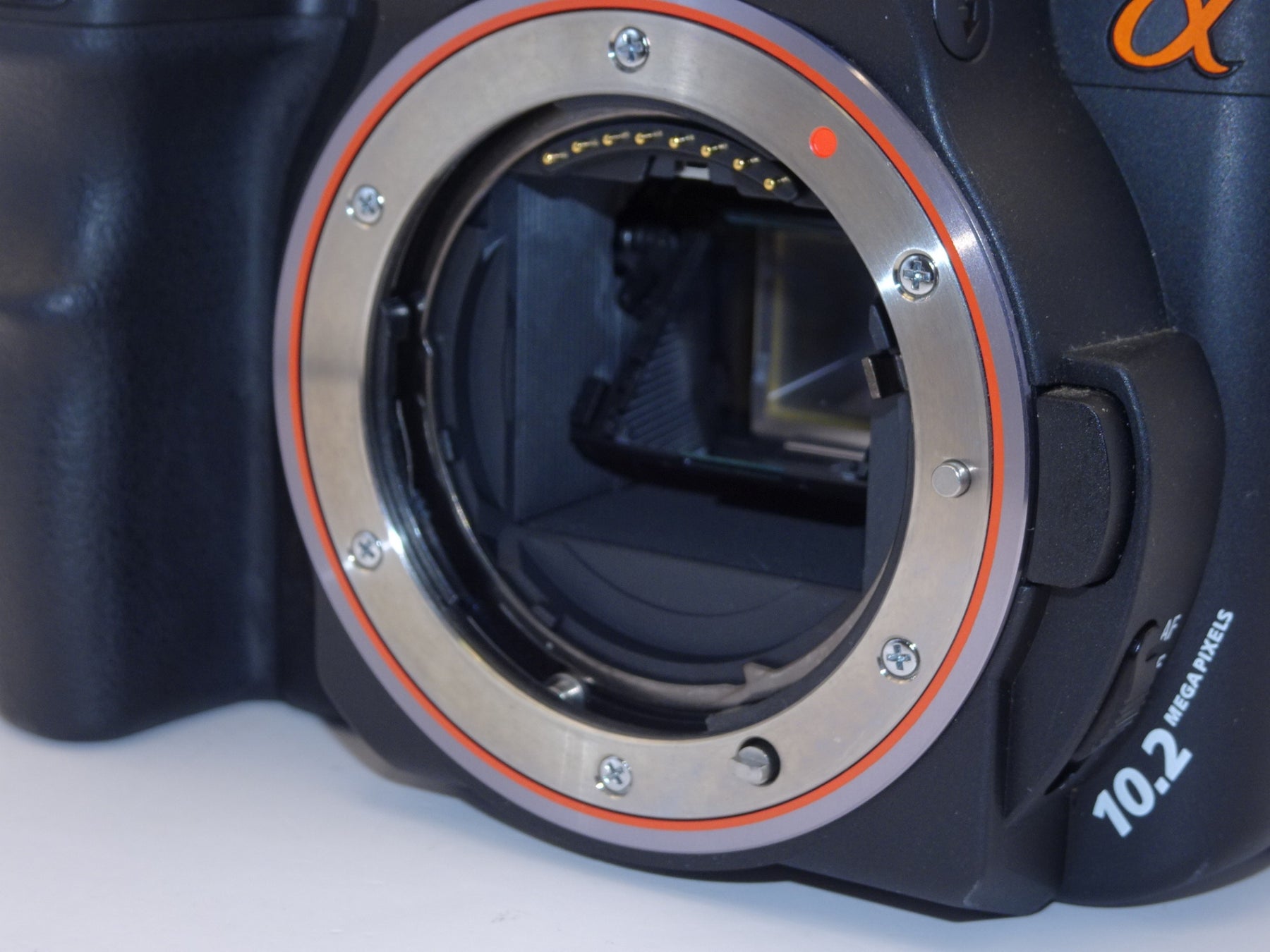 【外観並級】ソニー SONY デジタル一眼レフカメラ α200 ボディ DSLR-A200