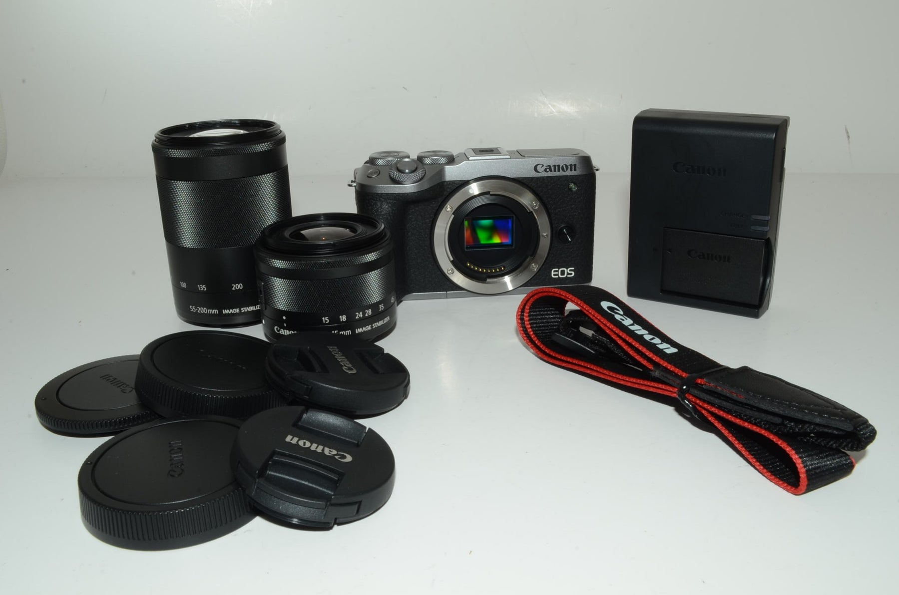 【外観特上級】Canon ミラーレス一眼カメラ EOS M6 Mark II ダブルズームキット シルバー EOSM6MK2SL-WZK