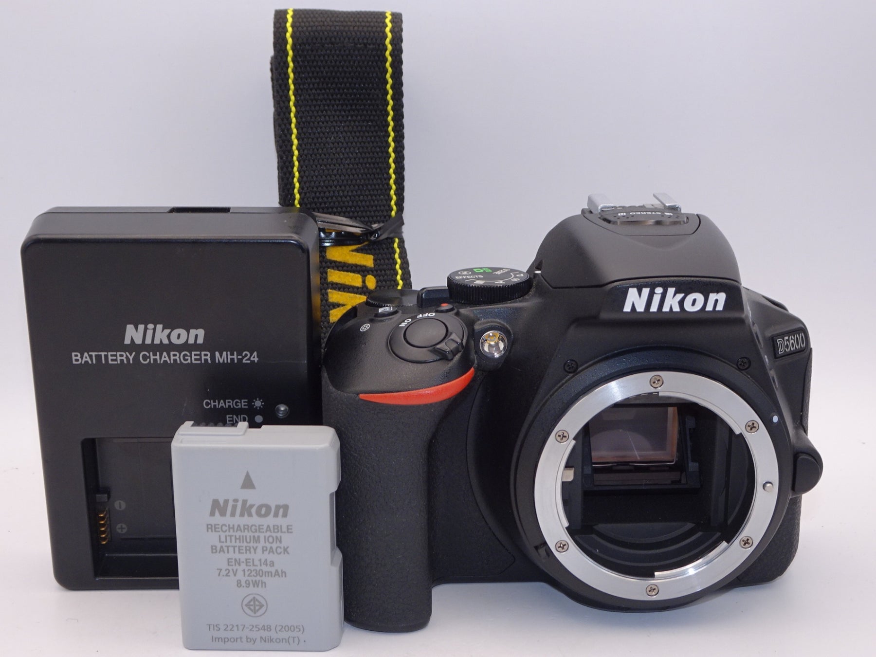 【外観特上級】Nikon デジタル一眼レフカメラ D5600 ボディ