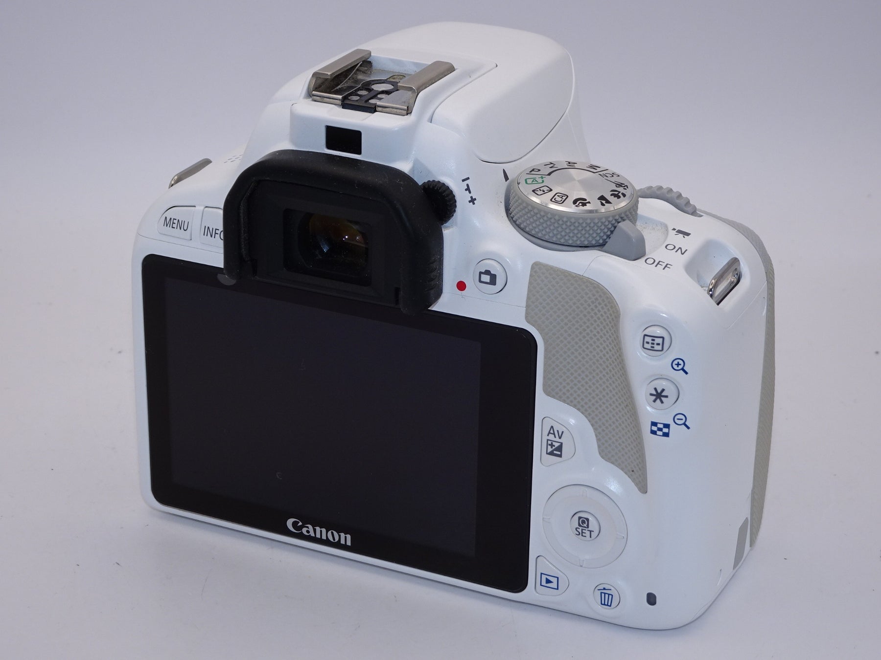 【外観特上級】Canon キャノン EOS Kiss X7 ボディ