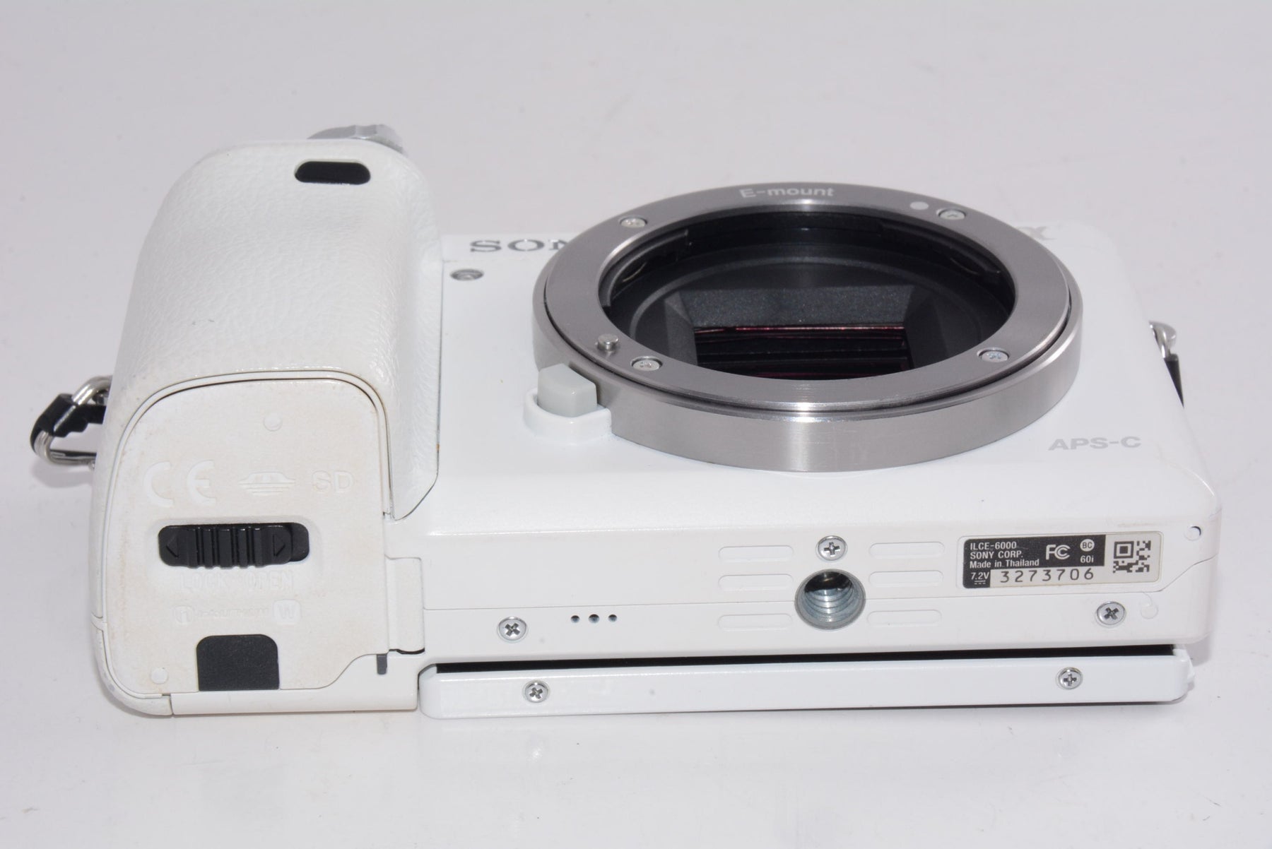 【外観並級】ソニー SONY ミラーレス一眼 α6000 ボディ ホワイト