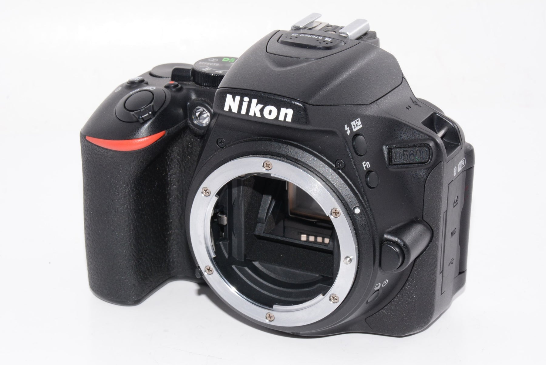【外観特上級】Nikon デジタル一眼レフカメラ D5600 ボディ