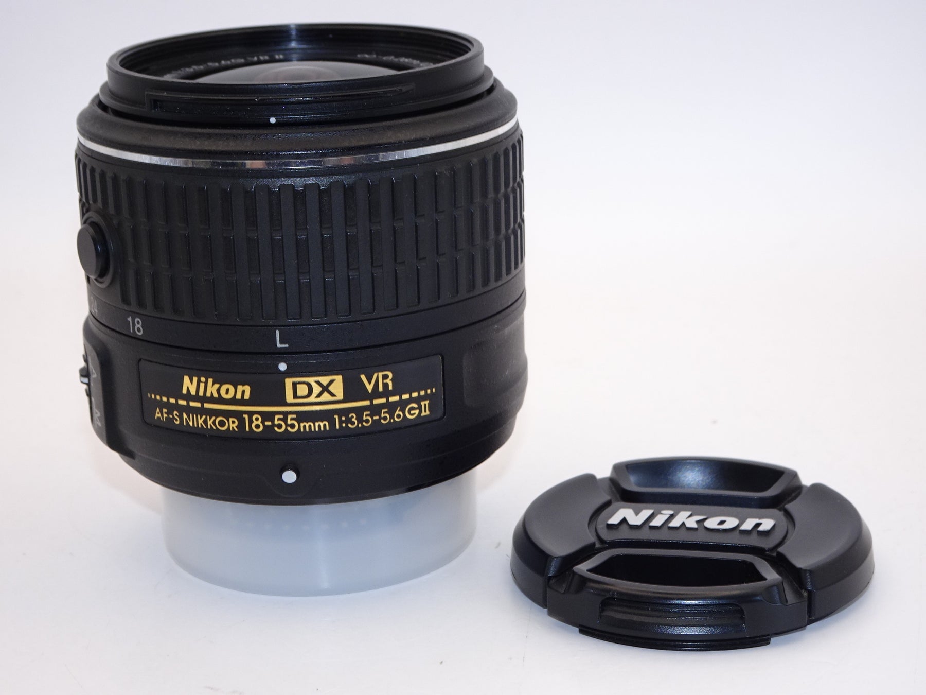 【外観特上級】Nikon 標準ズームレンズ AF-S DX NIKKOR 18-55mm f/3.5-5.6G VR II