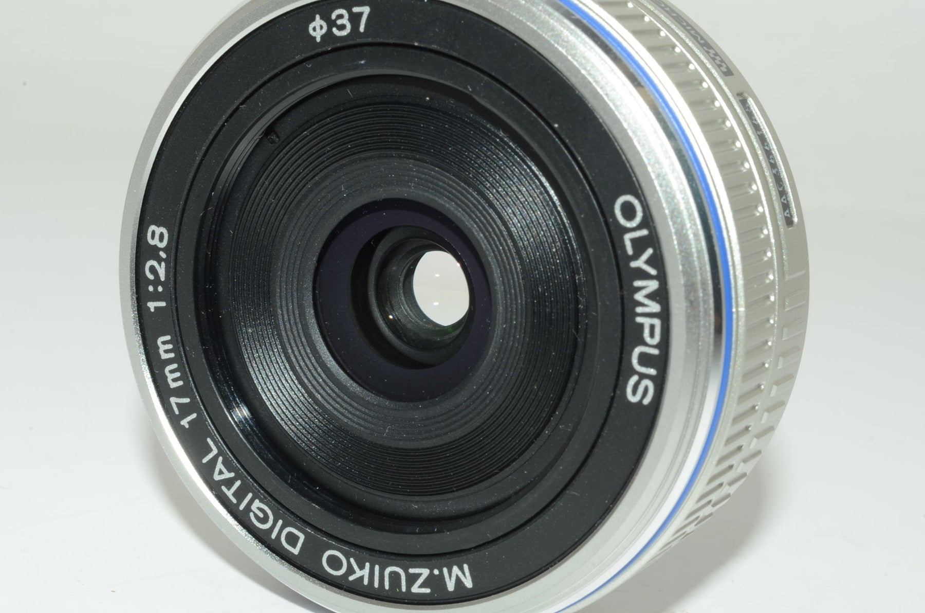 【外観特上級】OLYMPUS パンケーキレンズ M.ZUIKO DIGITAL 17mm F2.8 シルバー