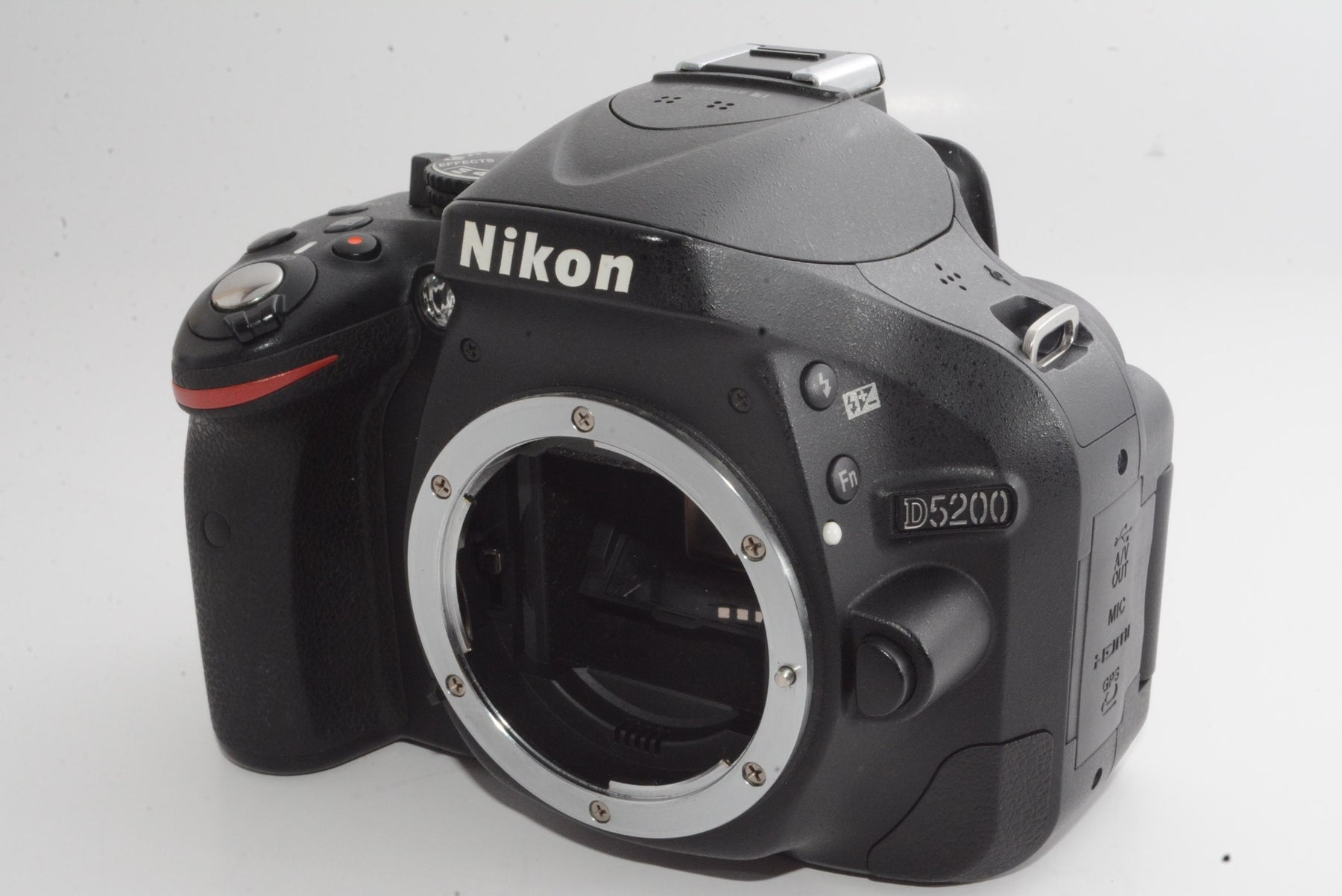 【外観並級】Nikon デジタル一眼レフカメラ D5200 レンズキット