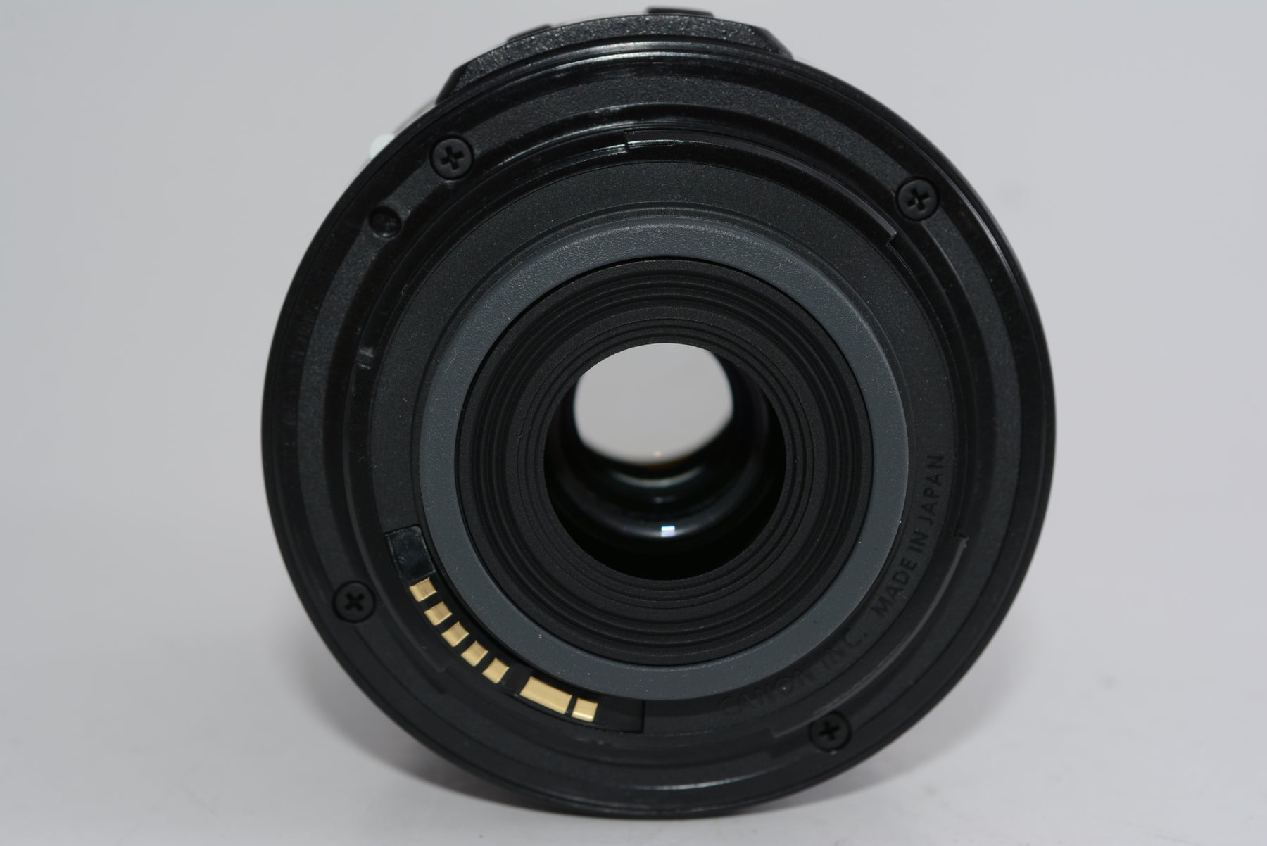【外観特上級】Canon 標準ズームレンズ EF-S18-55mm F3.5-5.6 IS