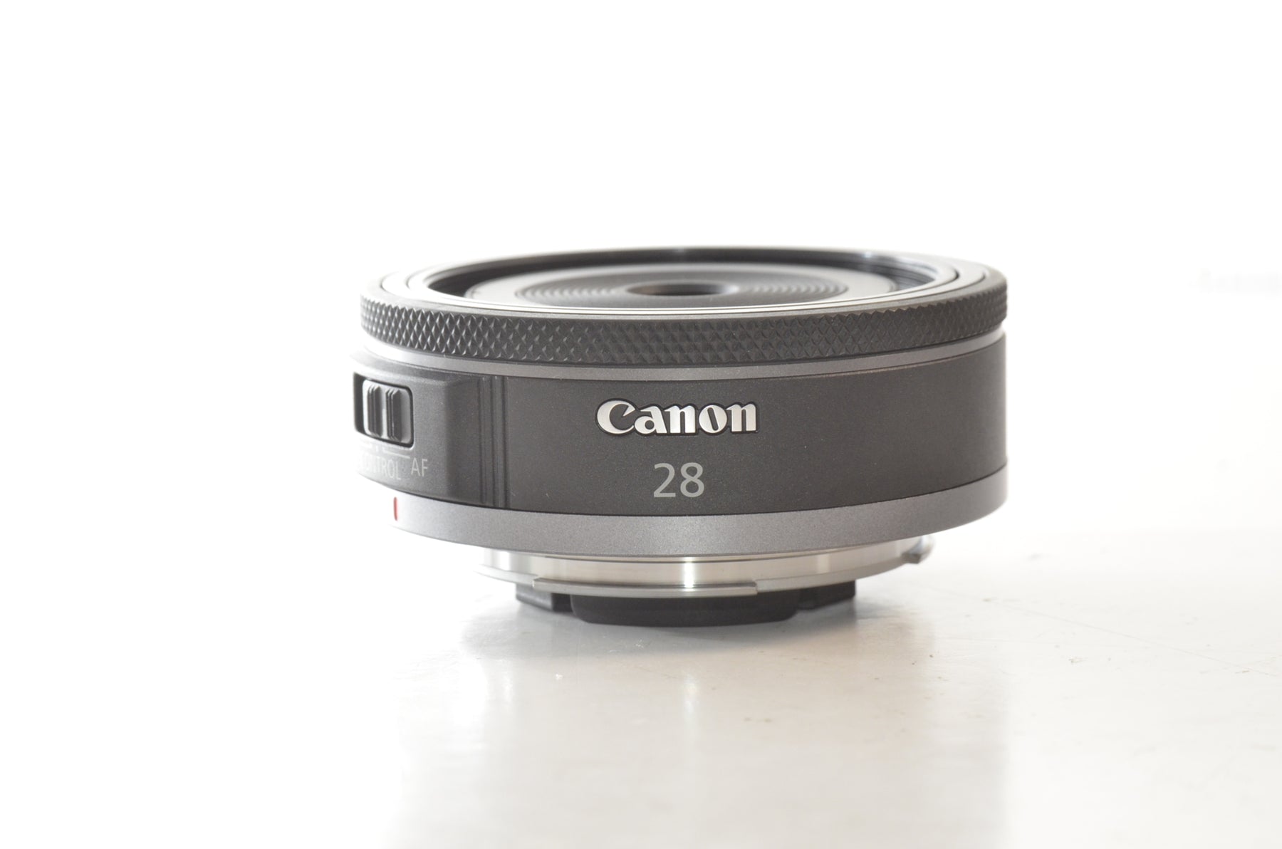 【外観特上級】キヤノン RF28mm F2.8 STMレンズ RFマウント 広角 フルフレームカメラ用 ブラック
