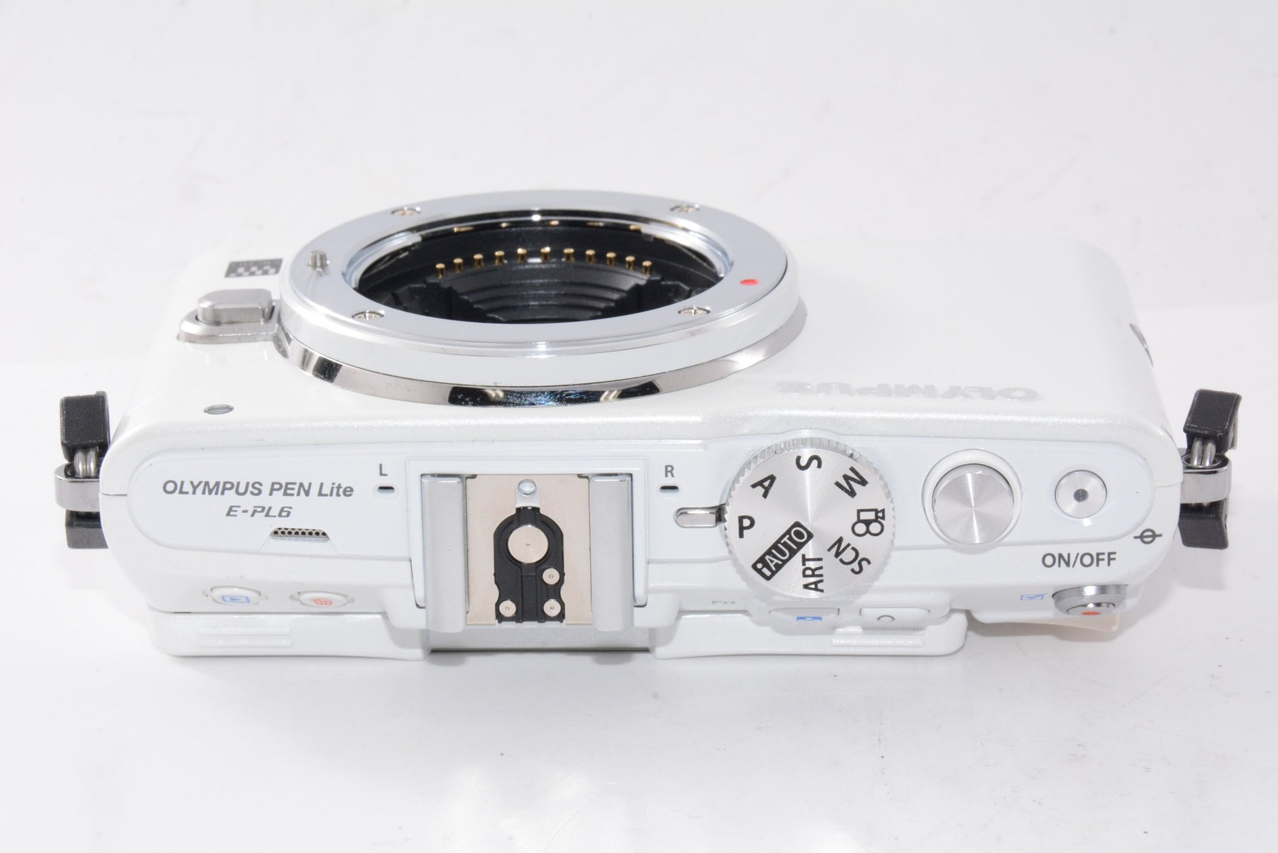 【外観並級】OLYMPUS ミラーレス一眼 PEN Lite E-PL6 ボディ ホワイト E-PL6 BODY WHT
