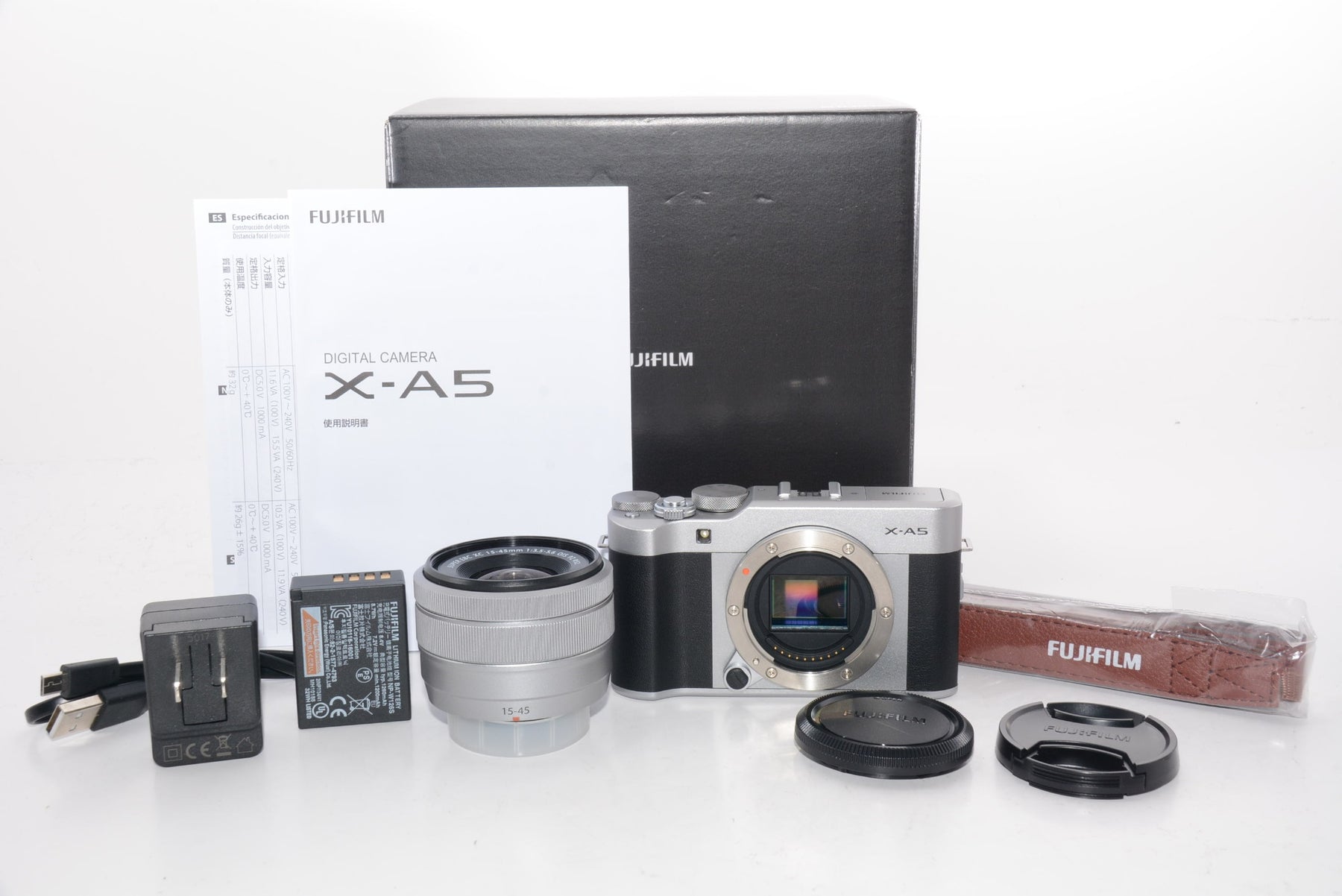 【外観特上級】FUJIFILM ミラーレス一眼カメラ X-A5レンズキット シルバー X-A5LK-S