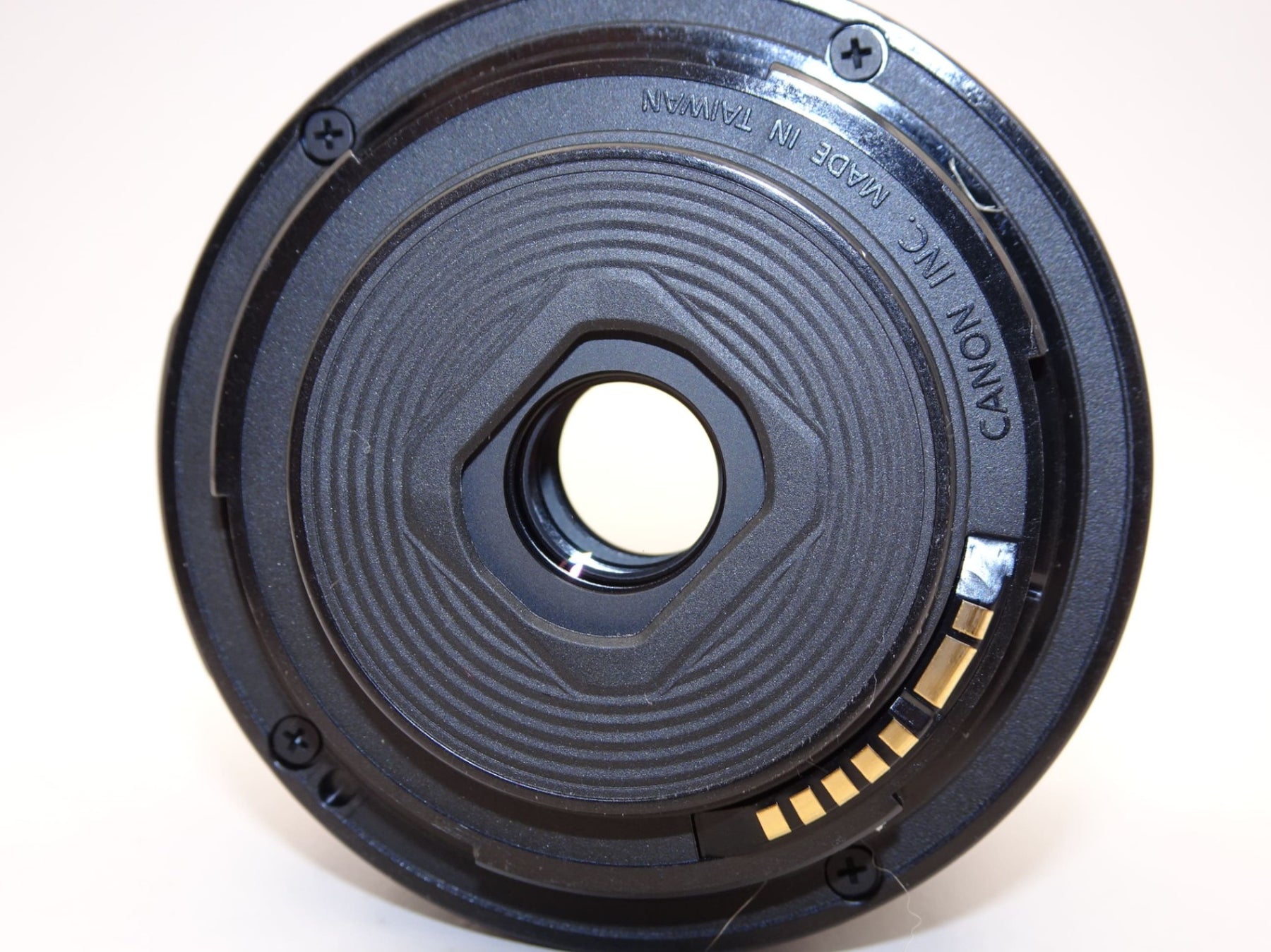 【外観特上級】Canon 標準ズームレンズ EF-S18-55mm F4.0-5.6IS STM