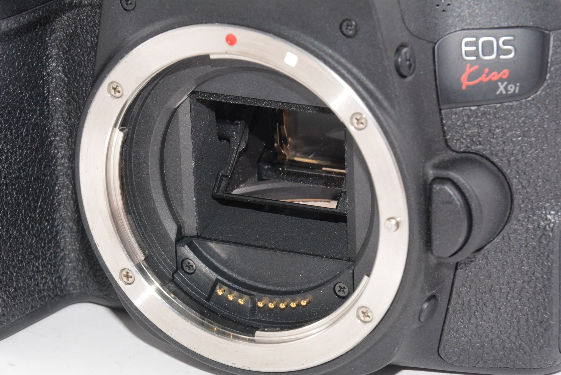【外観特上級】Canon デジタル一眼レフカメラ EOS Kiss X9i ボディー