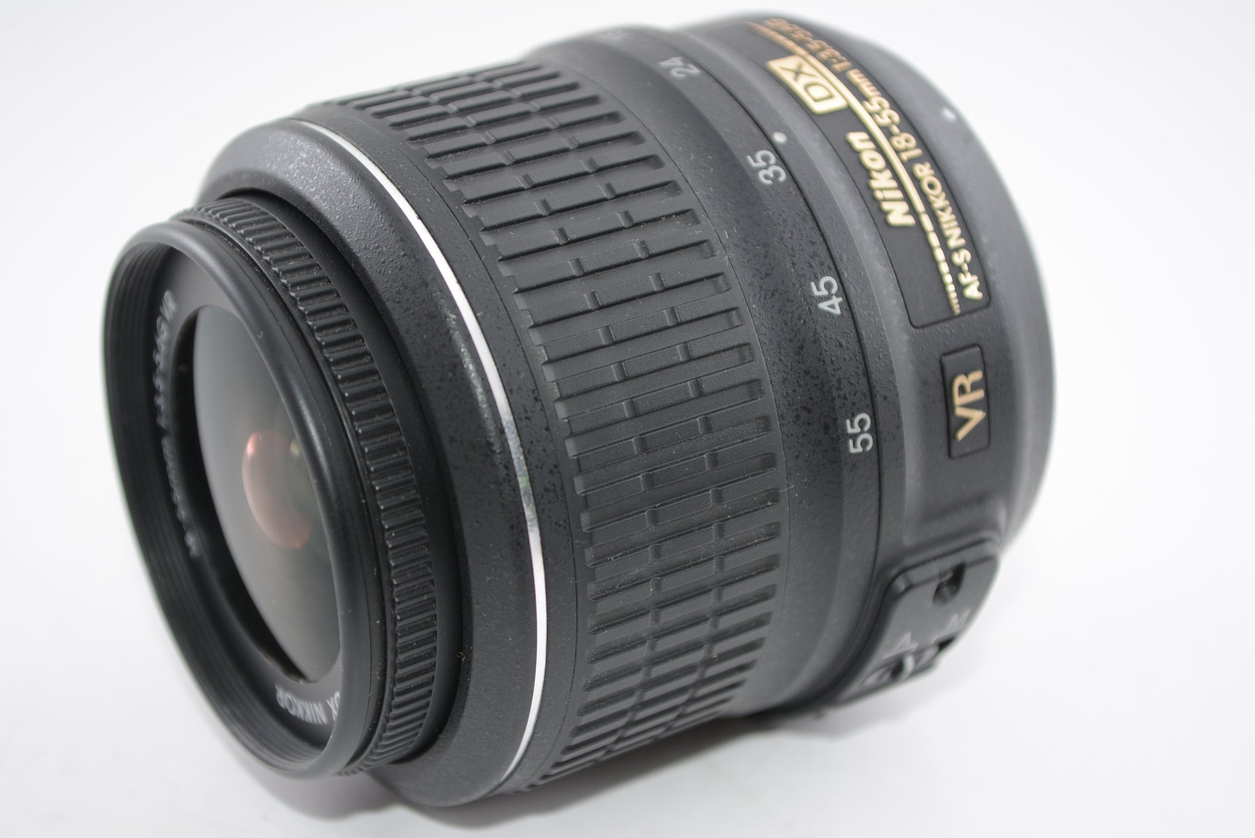 【外観並級】Nikon 標準ズームレンズ AF-S DX NIKKOR 18-55mm f3.5-5.6G VR