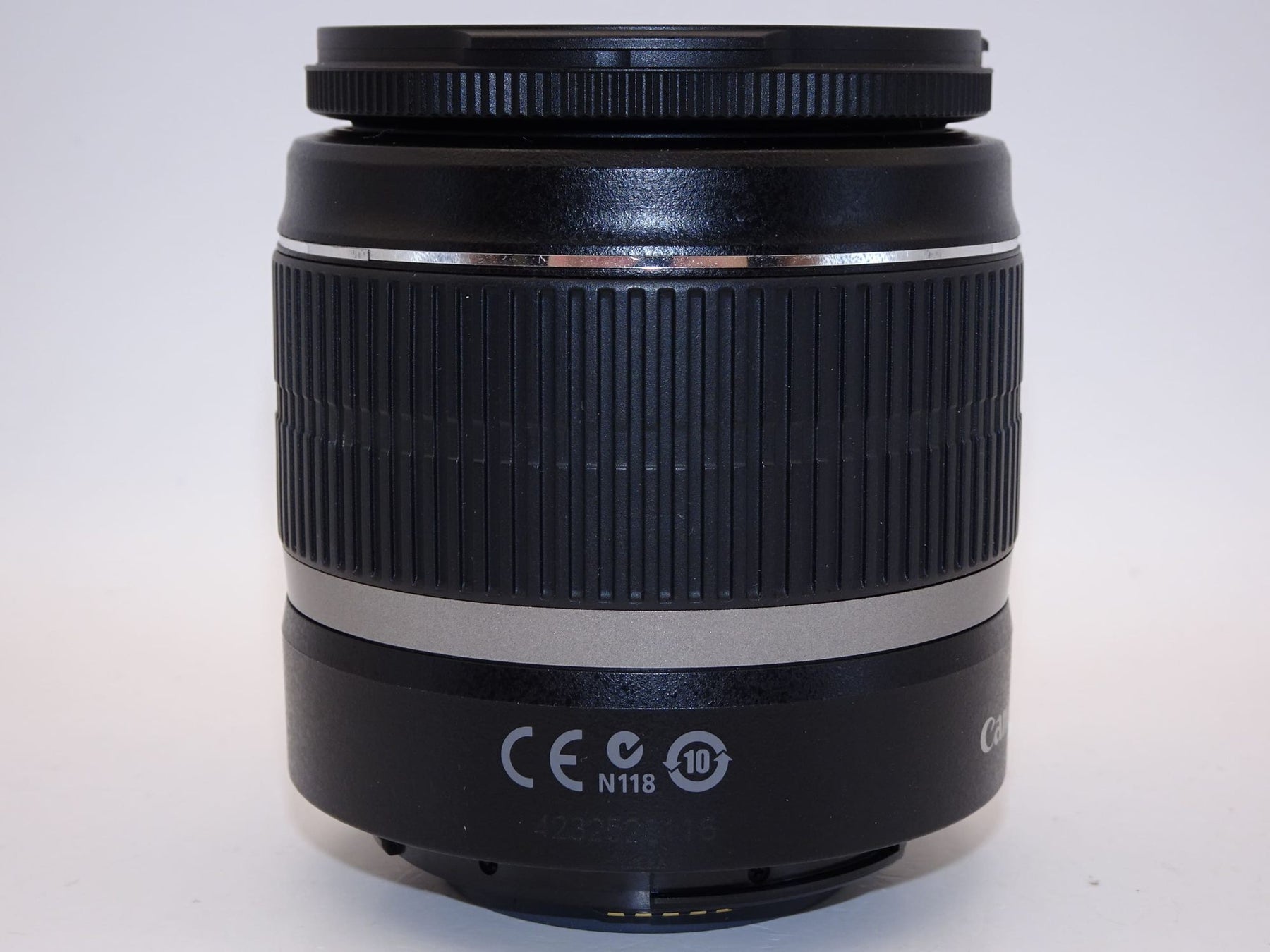【外観特上級】Canon 標準ズームレンズ EF-S18-55mm F3.5-5.6 IS