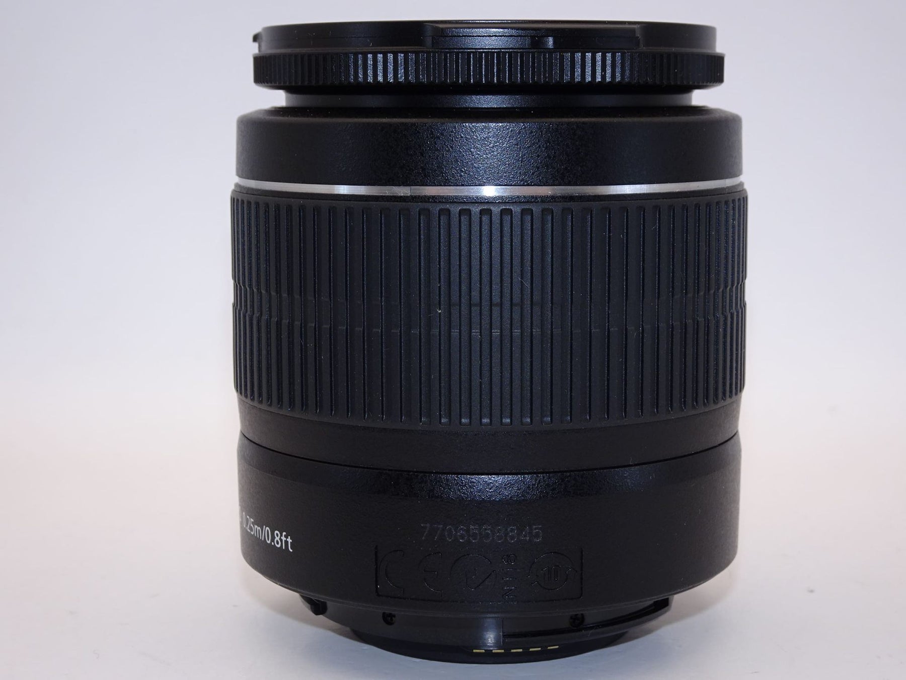 【外観特上級】Canon 標準ズームレンズ EF-S18-55mm F3.5-.5.6 IS II