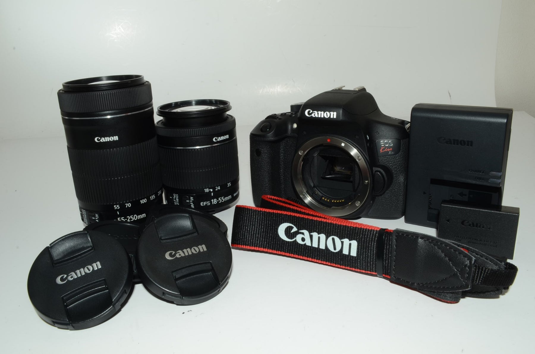 【外観特上級】Canon EOS Kiss X8i ダブルズームキット