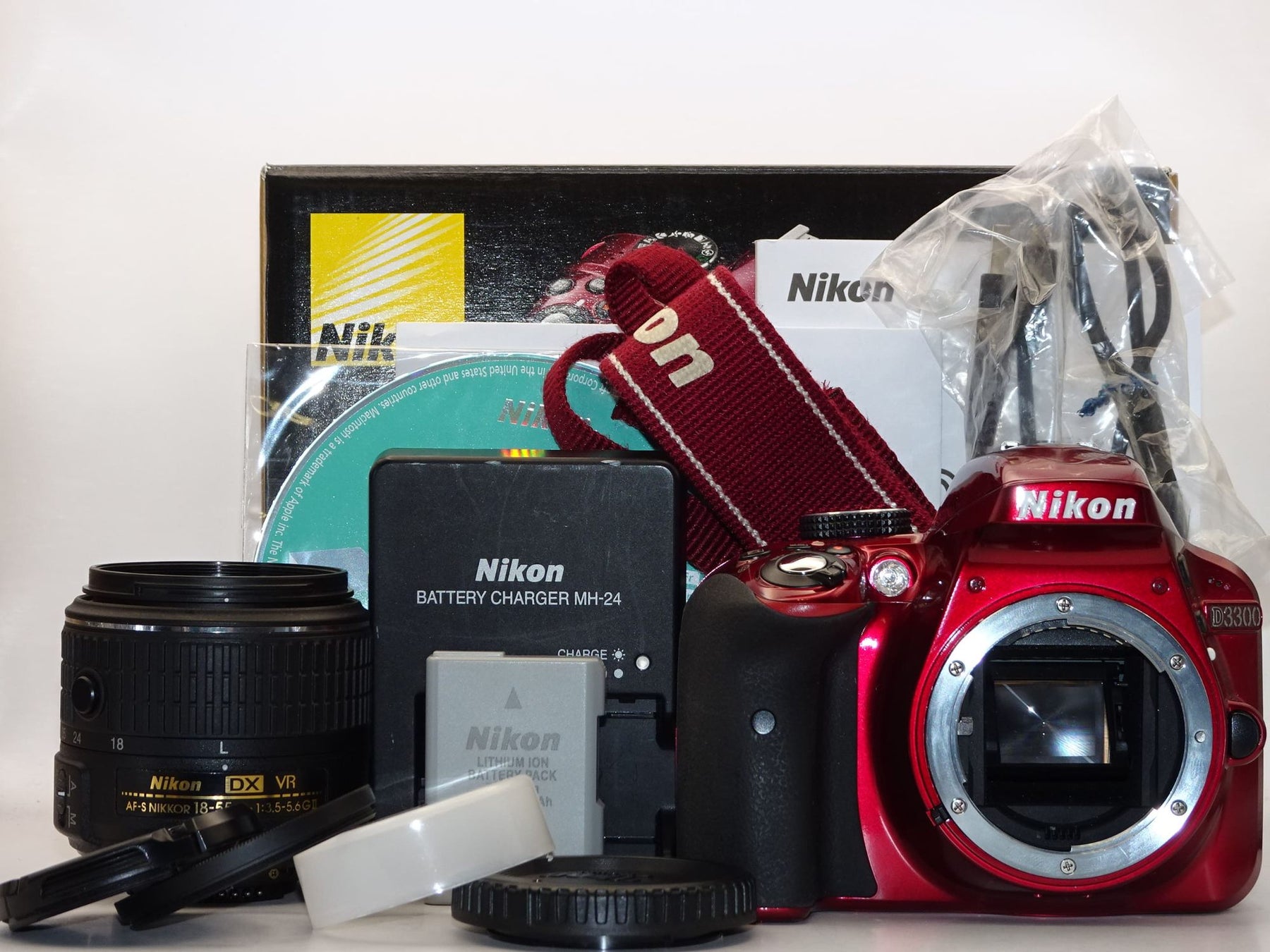 【外観特上級】Nikon D3300 18-55 VR IIレンズキット レッド