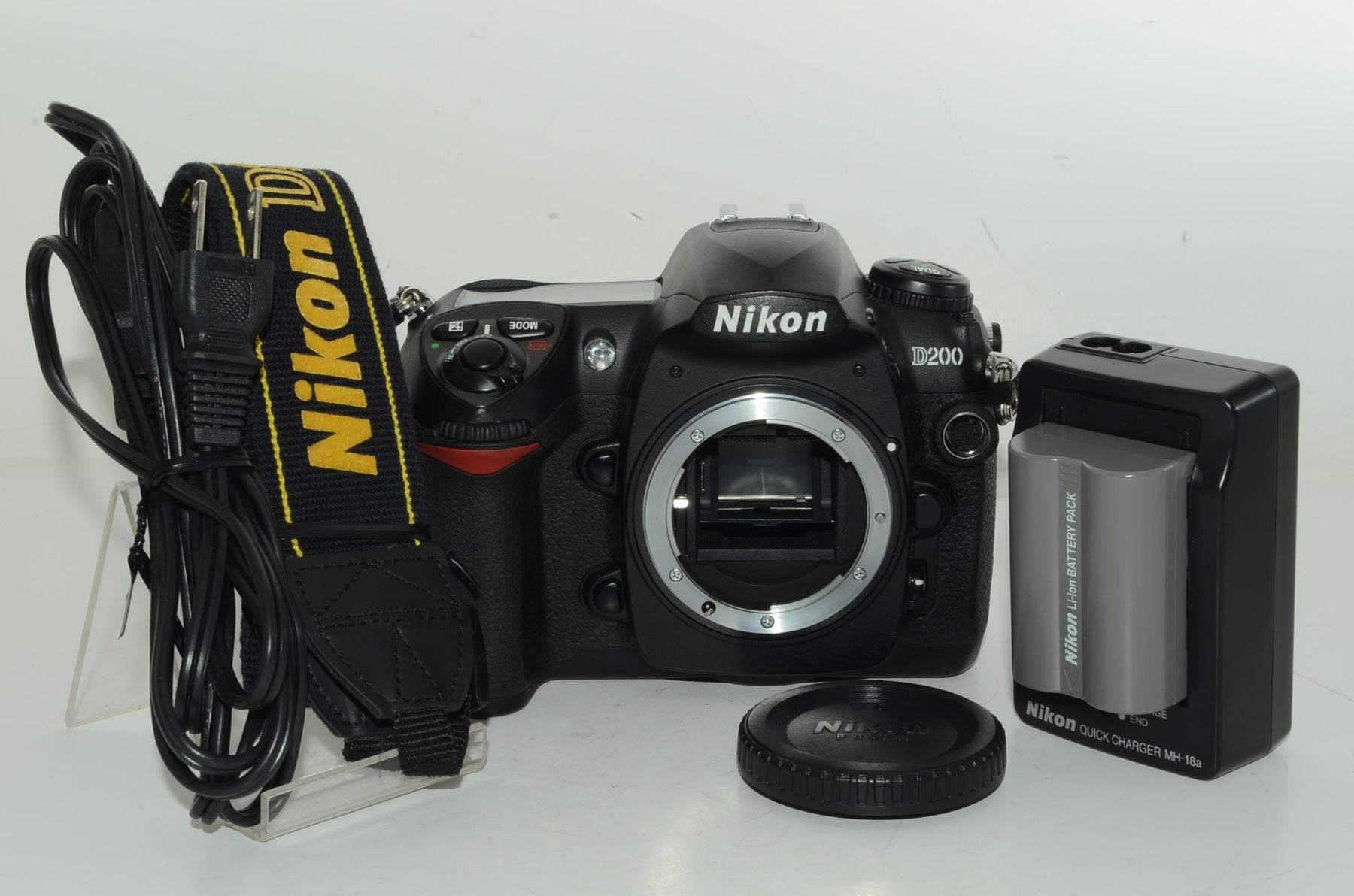 【外観特上級】Nikon デジタル一眼レフカメラ D200 ボディ