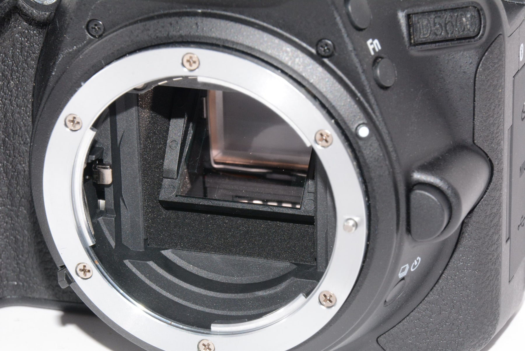 【外観特上級】Nikon デジタル一眼レフカメラ D5600 ボディ