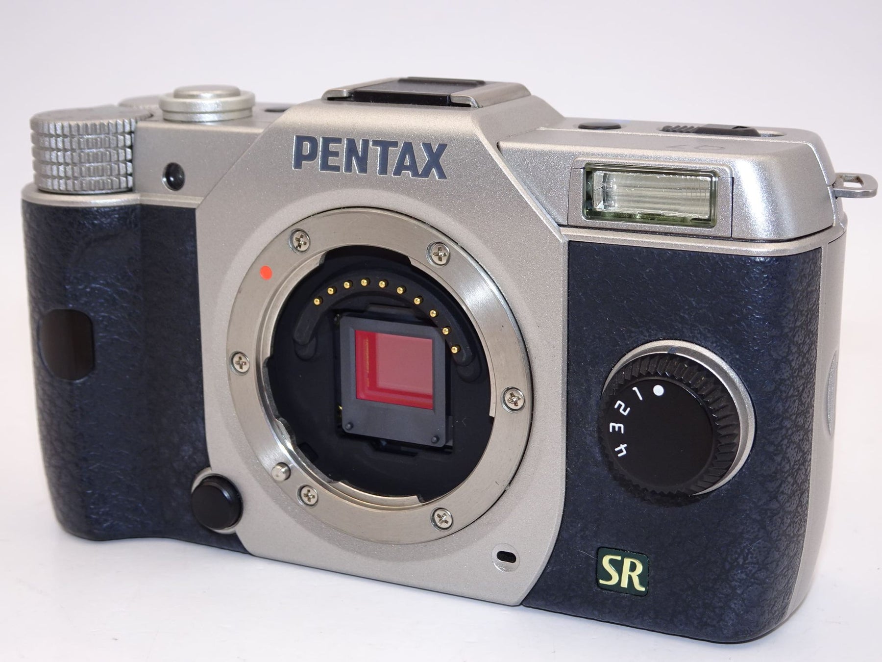 【外観特上級】PENTAX ミラーレス一眼 Q7 ボディ シルバー Q7 SILVER BODY