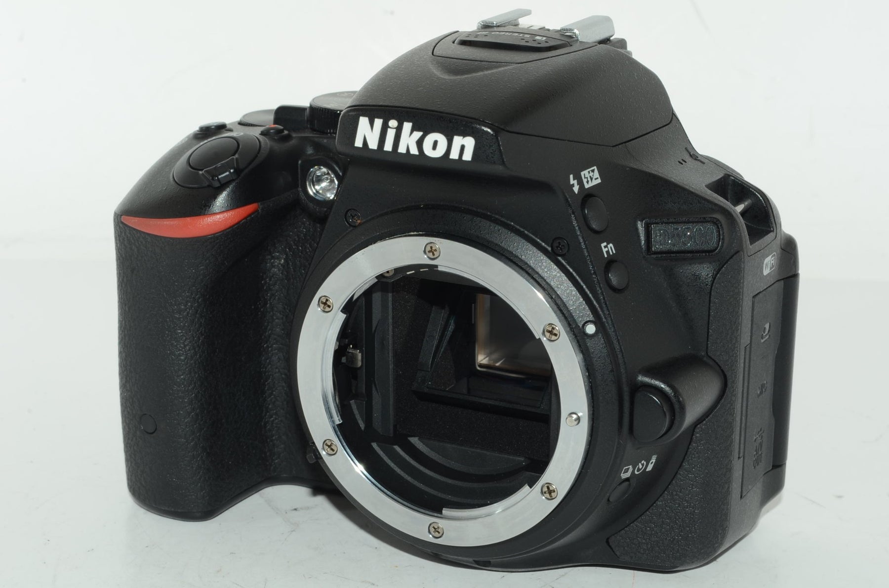 【外観特上級】Nikon デジタル一眼レフカメラ D5500 ボディー ブラック D5500BK