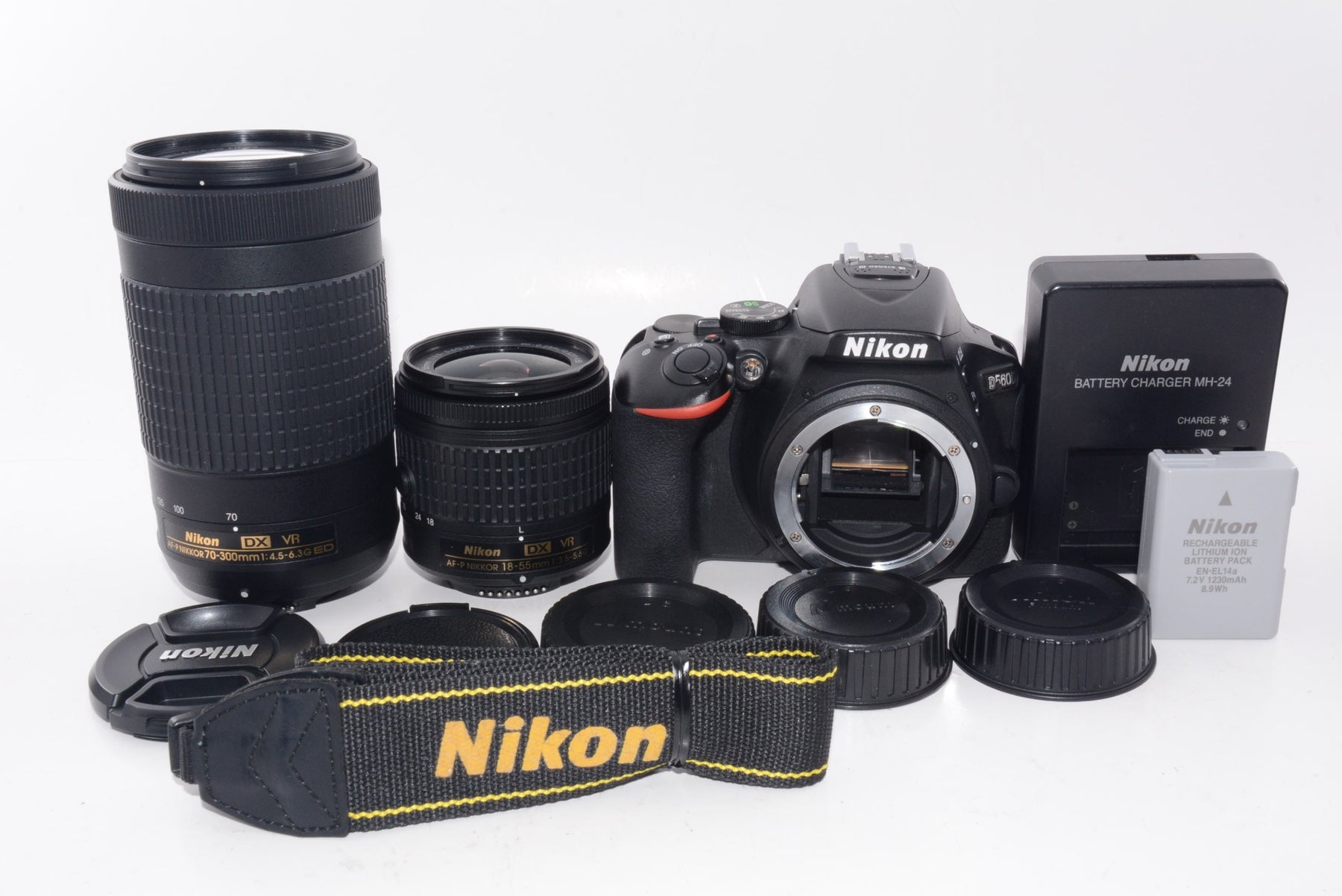 【外観並級】Nikon デジタル一眼レフカメラ D5600 ダブルズームキット ブラック D5600WZBK