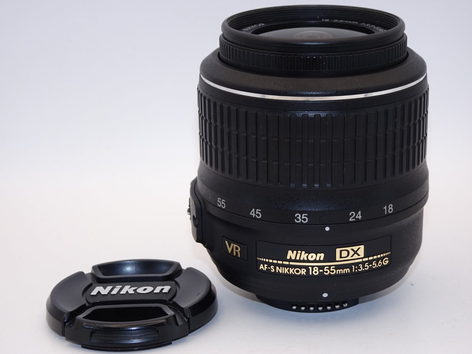 【外観特上級】Nikon 標準ズームレンズ AF-S DX NIKKOR 18-55mm f3.5-5.6G VR