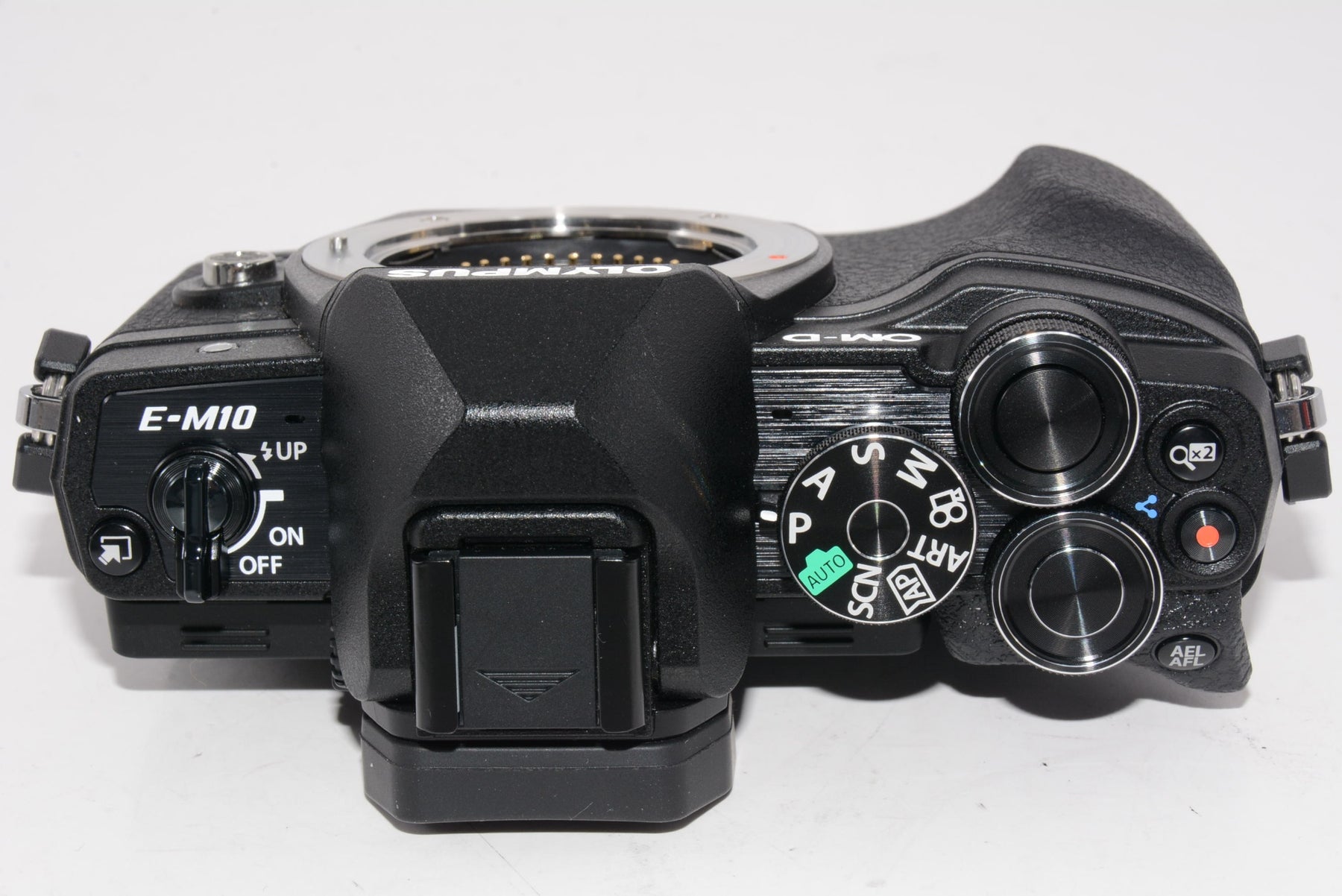 【外観特上級】OLYMPUS ミラーレス一眼カメラ OM-D E-M10 MarkIVボディー ブラック
