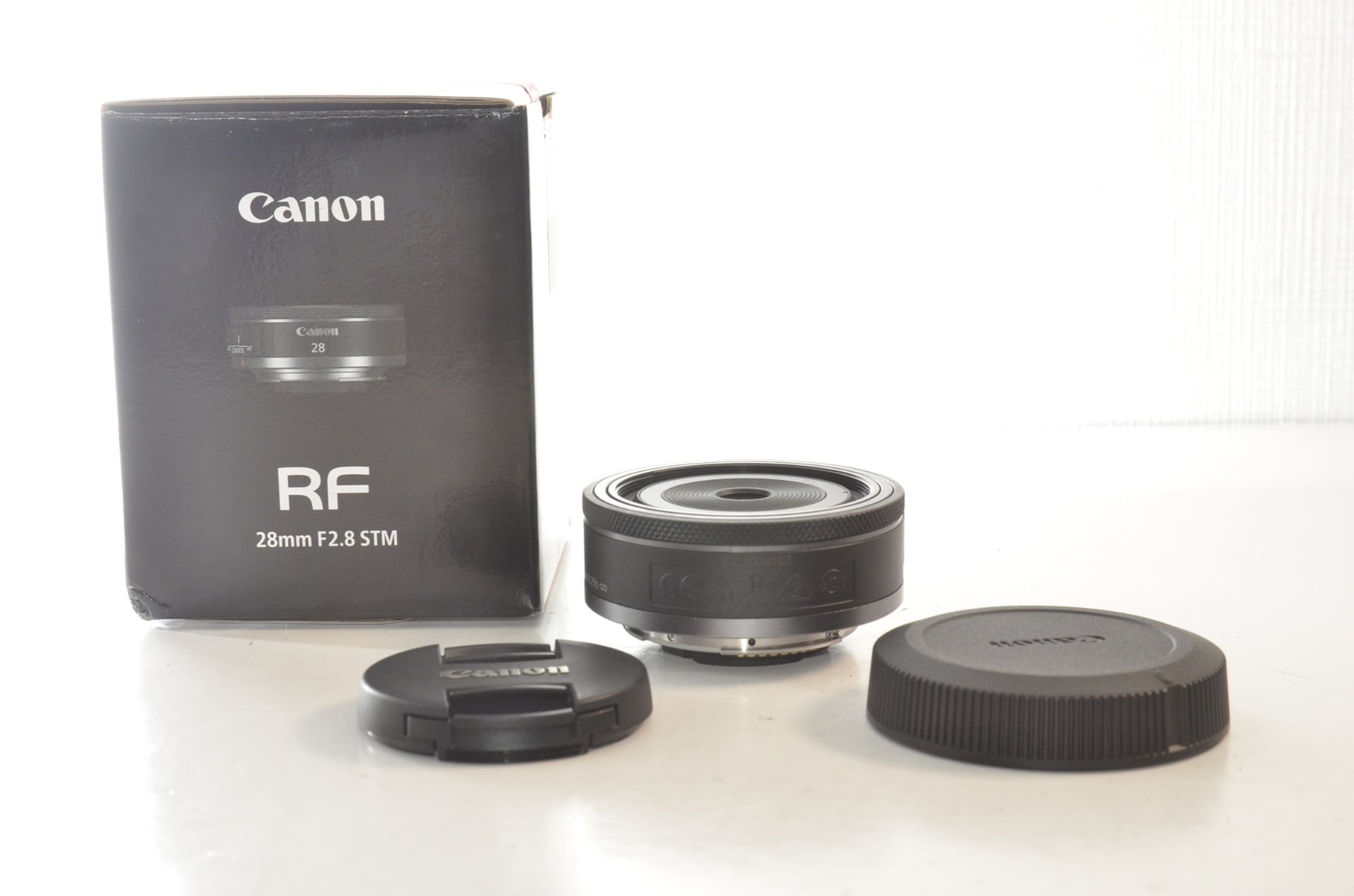 【外観特上級】キヤノン RF28mm F2.8 STMレンズ RFマウント 広角 フルフレームカメラ用 ブラック
