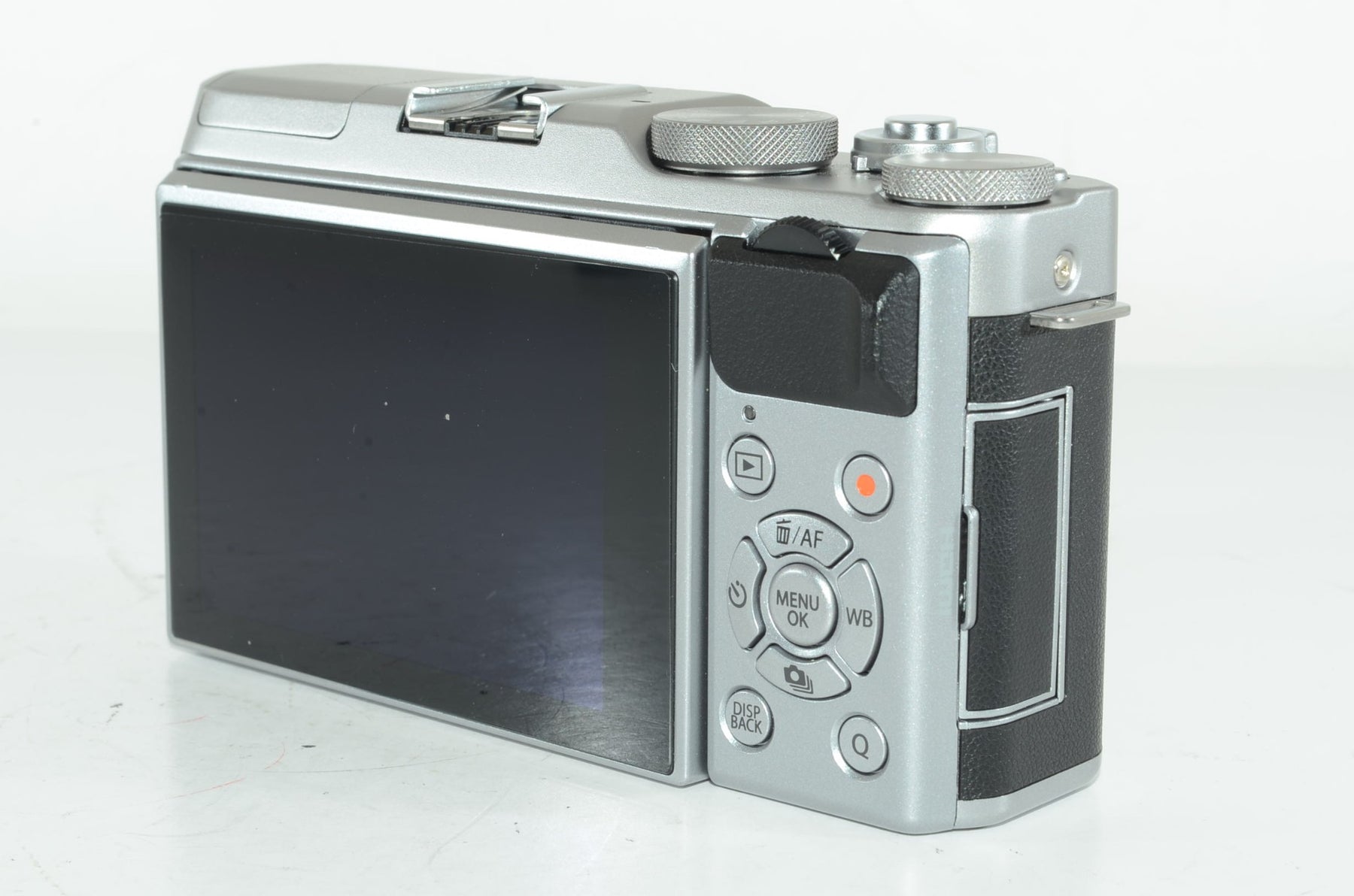 【外観特上級】FUJIFILM ミラーレス一眼カメラ X-A5レンズキット シルバー X-A5LK-S