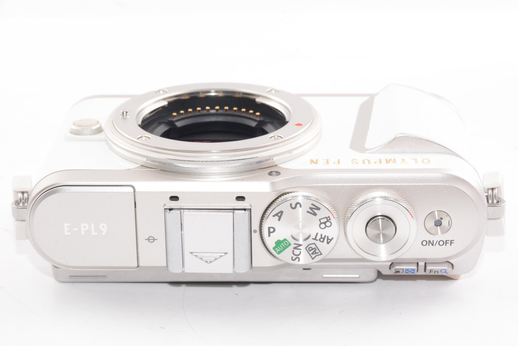 【外観特上級】OLYMPUS ミラーレス一眼カメラ PEN E-PL9 ボディー ホワイト