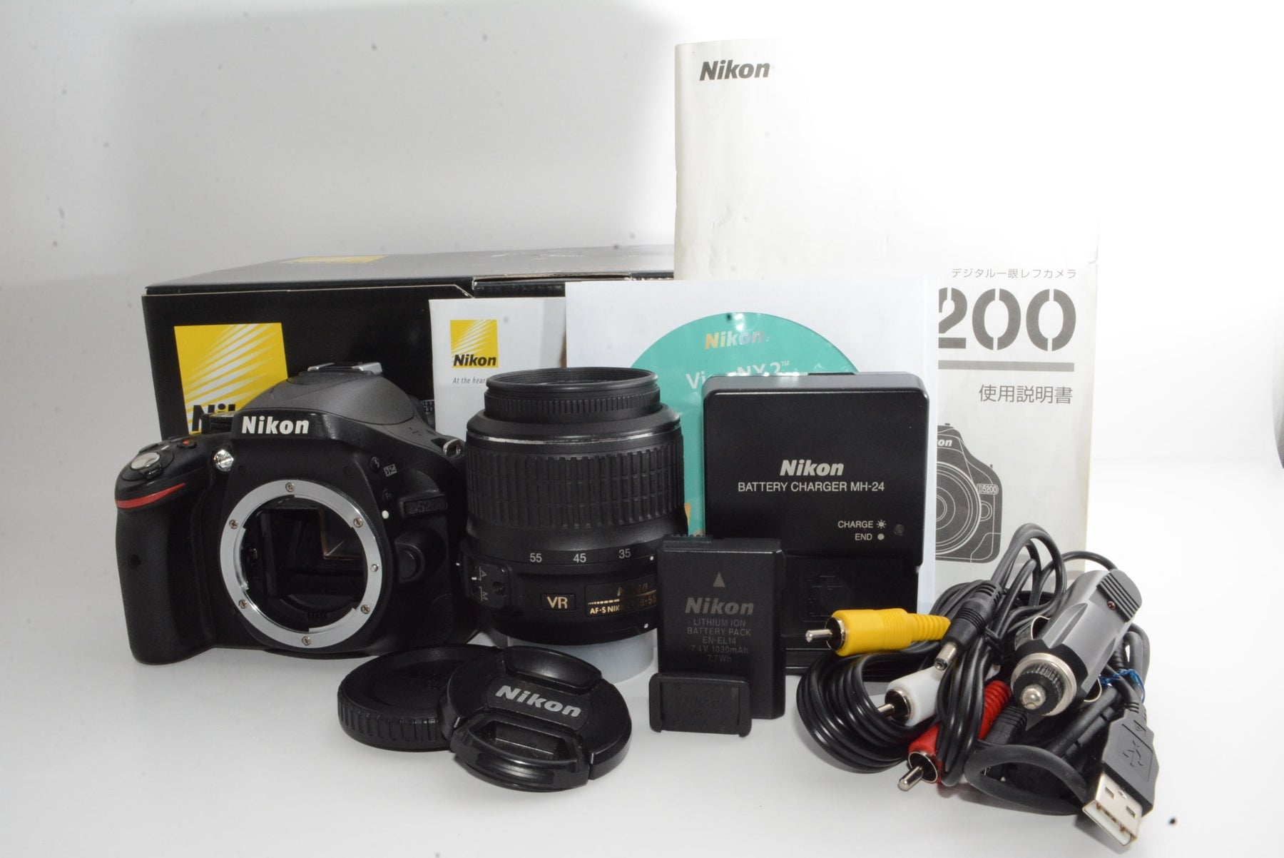 【外観並級】Nikon デジタル一眼レフカメラ D5200 レンズキット