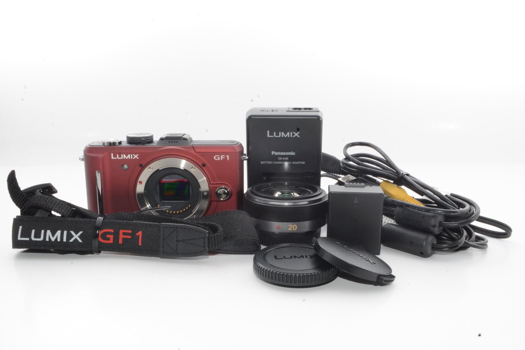 【外観特上級】パナソニック デジタル一眼カメラ GF1 レンズキット(20mm/F1.7パンケーキレンズ付属) アーバンレッド