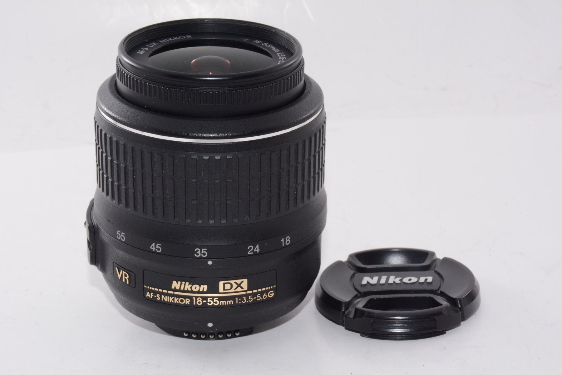 【外観並級】Nikon 標準ズームレンズ AF-S DX NIKKOR 18-55mm f/3.5-5.6G VR