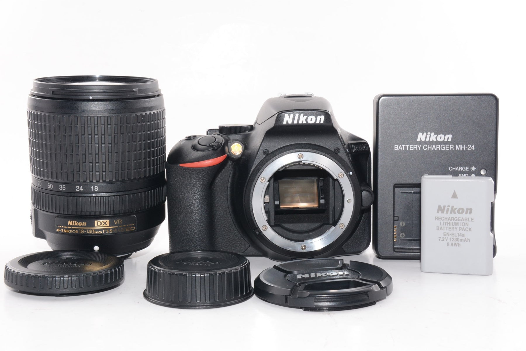 【外観特上級】Nikon デジタル一眼レフカメラ D5600 18-140 VR レンズキット ブラック D5600LK18-140BK