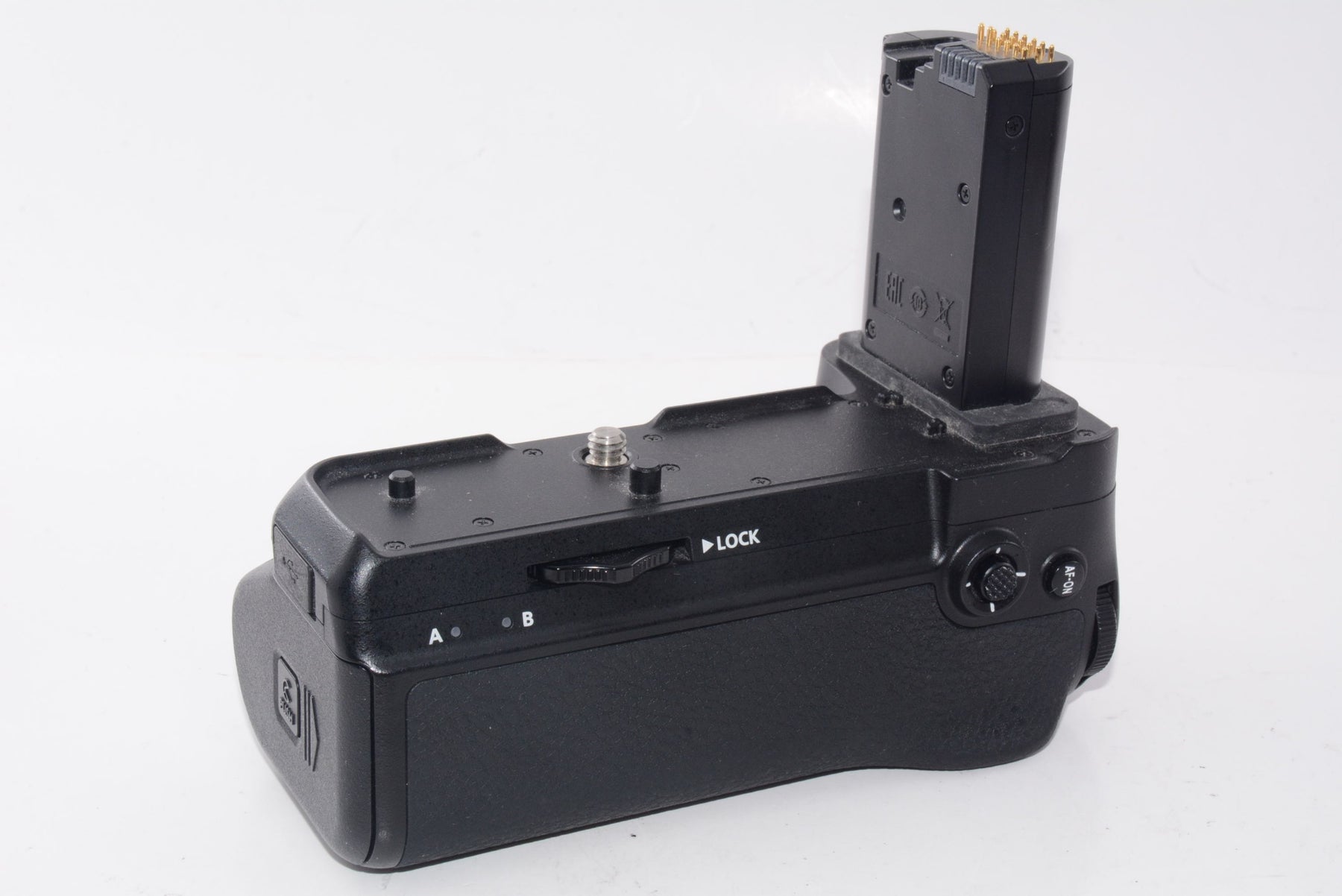【外観特上級】Nikon マルチパワーバッテリーパック MB-N11