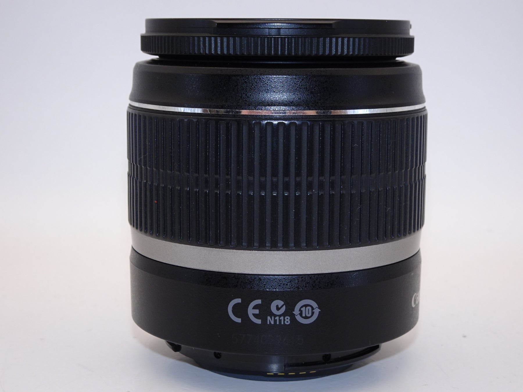 【外観特上級】Canon 標準ズームレンズ EF-S18-55mm F3.5-5.6 IS