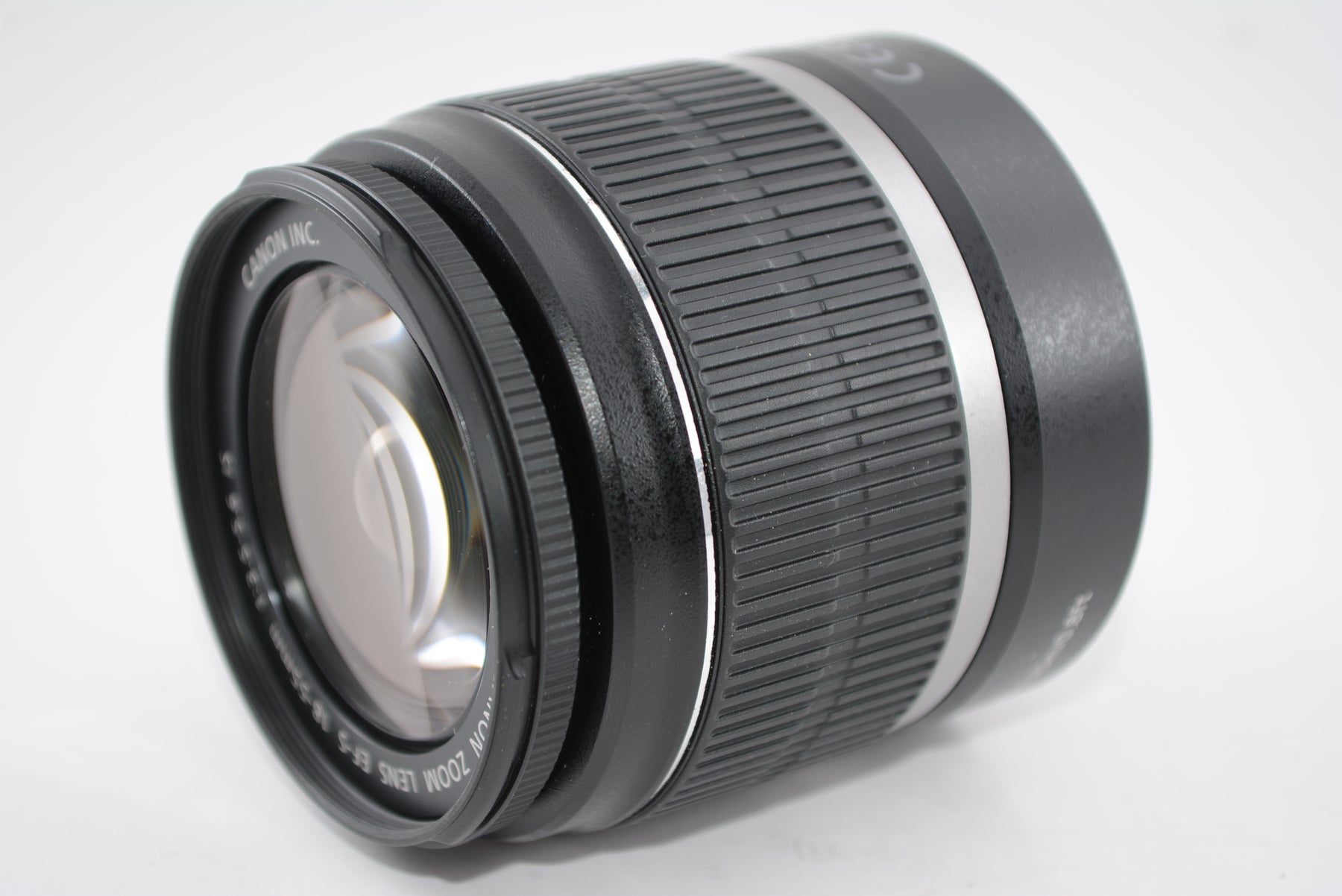 【外観特上級】Canon 標準ズームレンズ EF-S18-55mm F3.5-5.6 IS