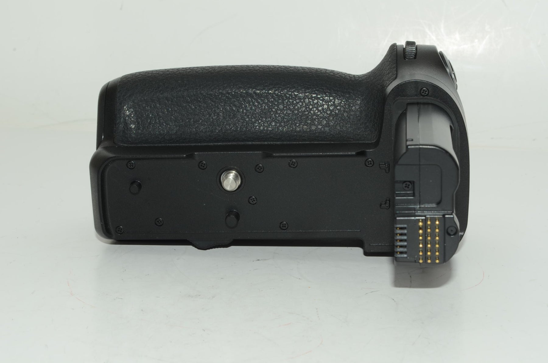 【外観特上級】Nikon マルチパワーバッテリーパック MB-N11