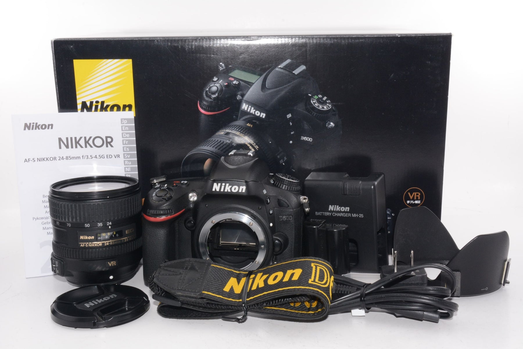 【外観並級】Nikon デジタル一眼レフカメラ D600 レンズキット AF-S NIKKOR 24-85mm f/3.5-4.5G ED VR付属 D600LK24-85