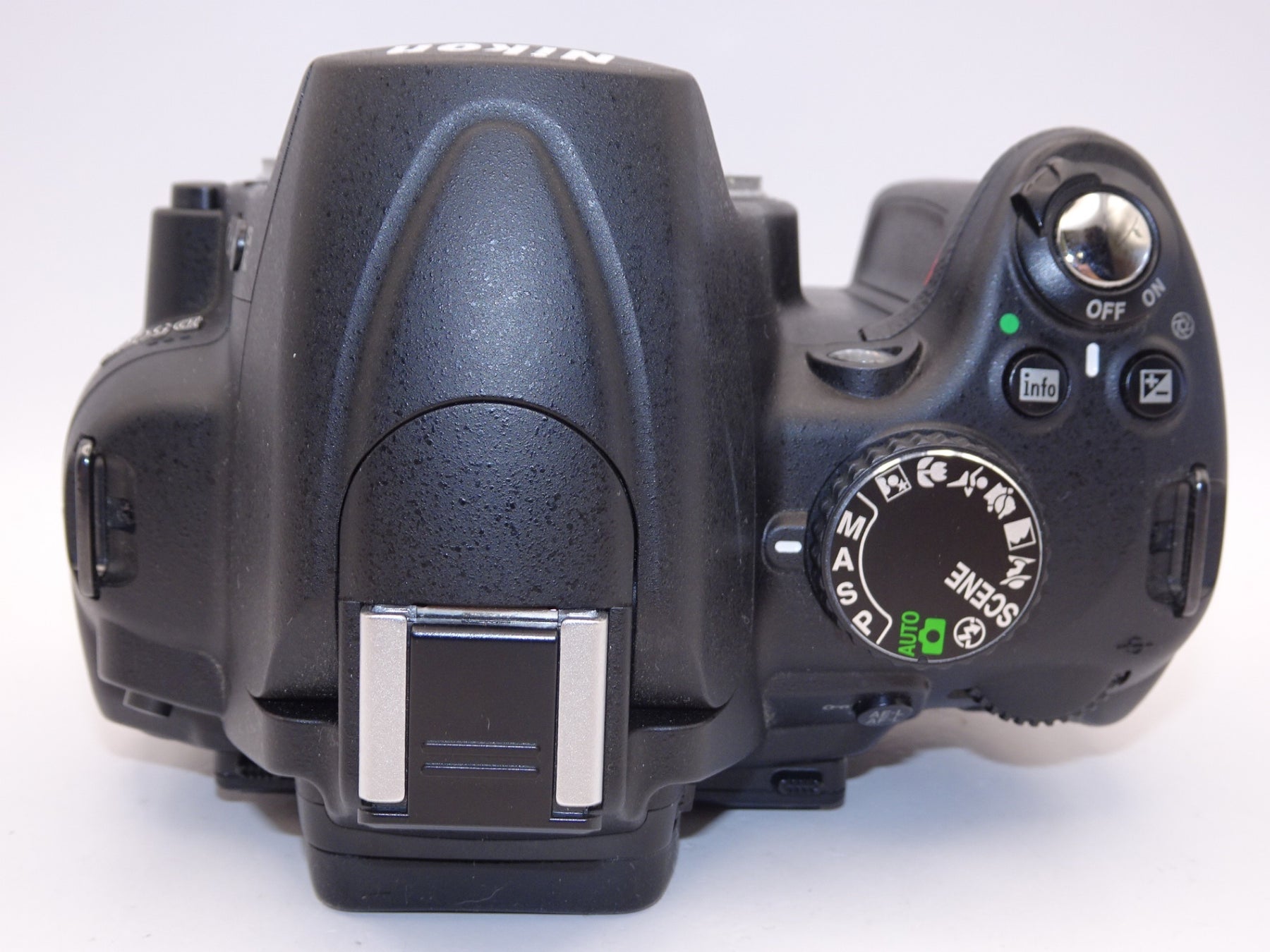 【外観特上級】Nikon デジタル一眼レフカメラ D5000 レンズキット D5000LK