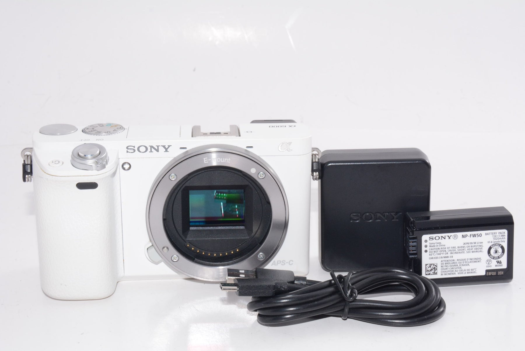 【外観並級】ソニー SONY ミラーレス一眼 α6000 ボディ ホワイト