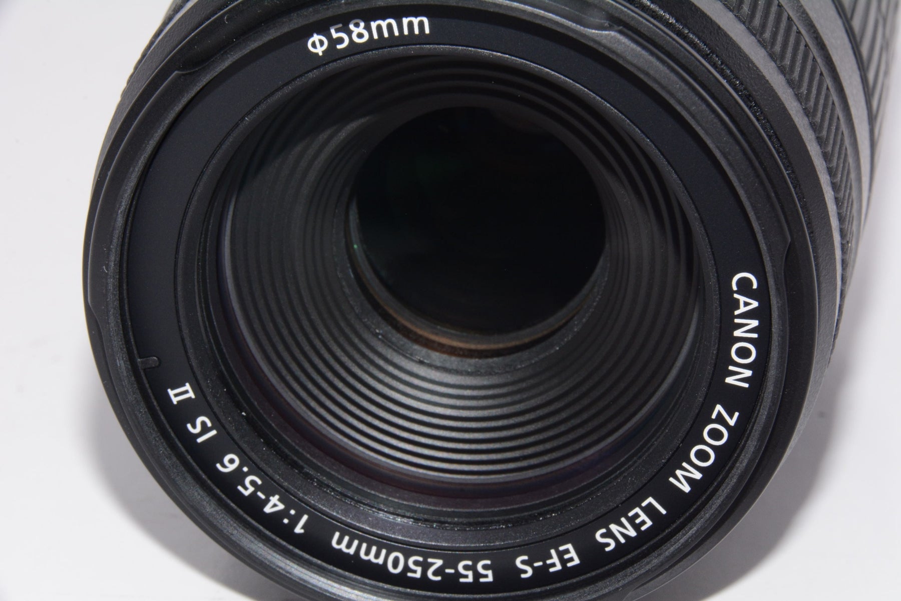 【外観特上級】Canon 望遠ズームレンズ EF-S55-250mm F4-5.6 IS II