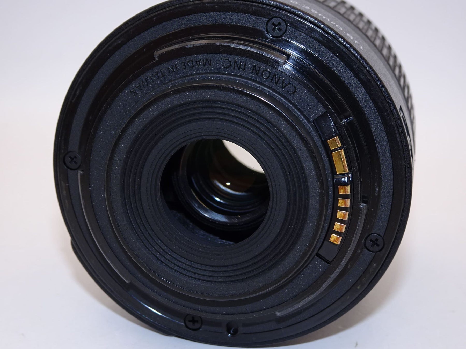 【外観特上級】Canon 標準ズームレンズ EF-S18-55mm F3.5-.5.6 IS II
