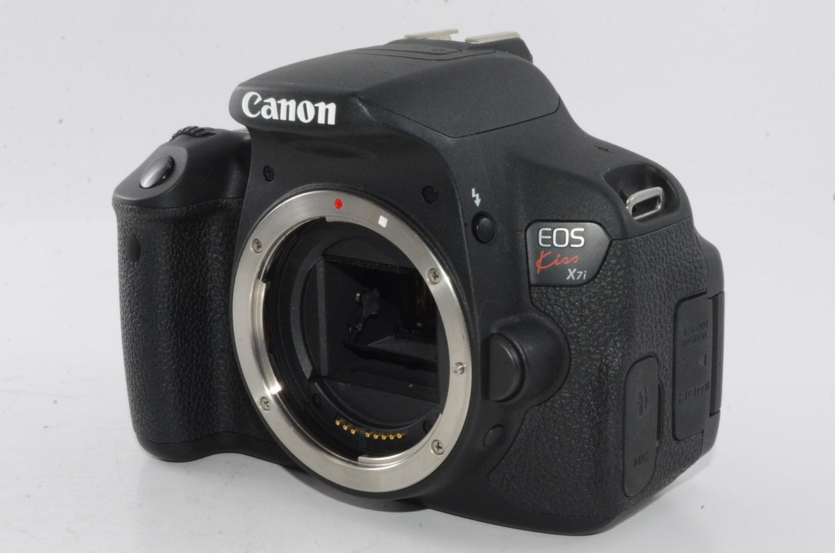 【外観並級】Canon デジタル一眼レフカメラ EOS Kiss X7i ダブルズームキット