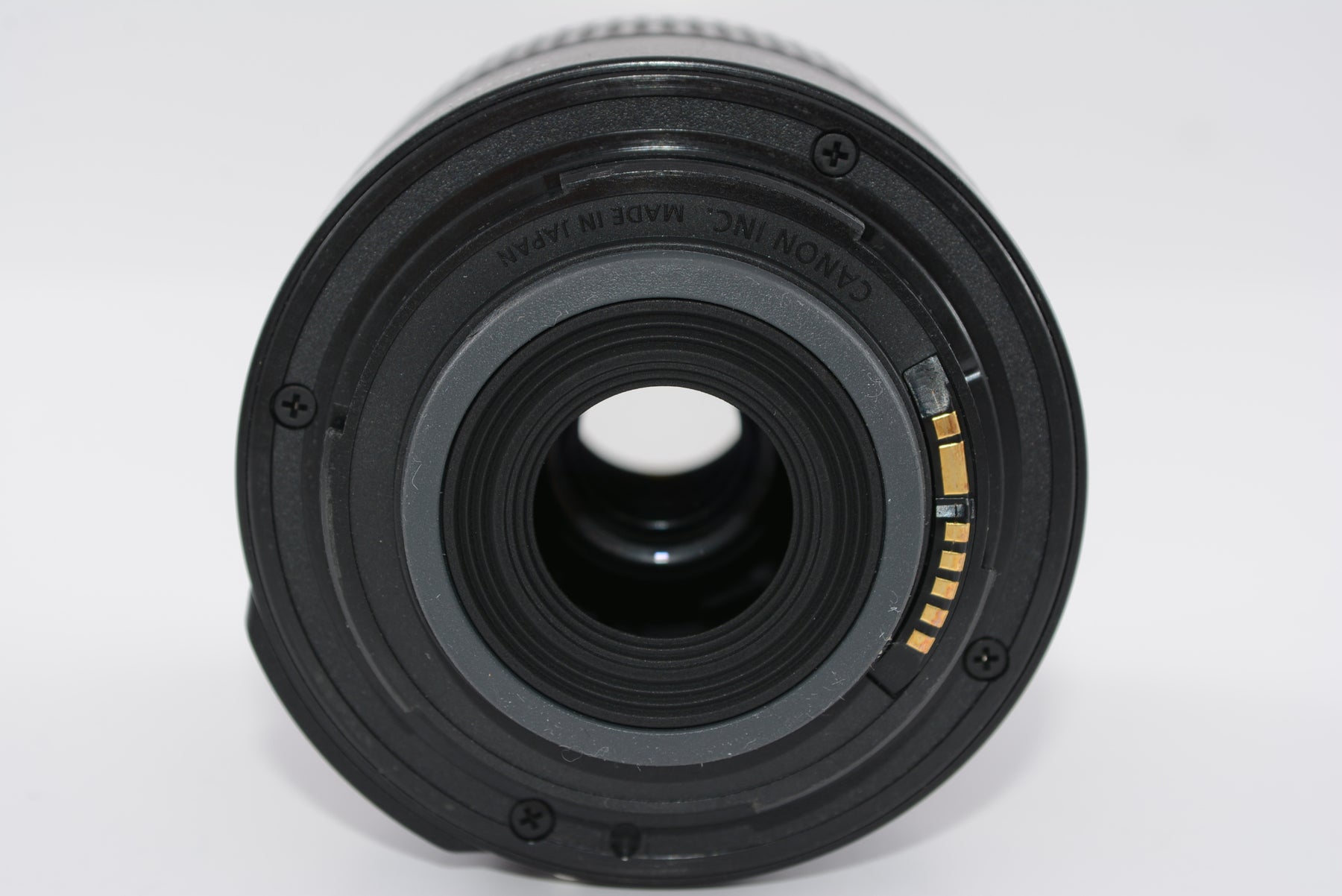 【外観特上級】Canon 標準ズームレンズ EF-S18-55mm F3.5-5.6 IS