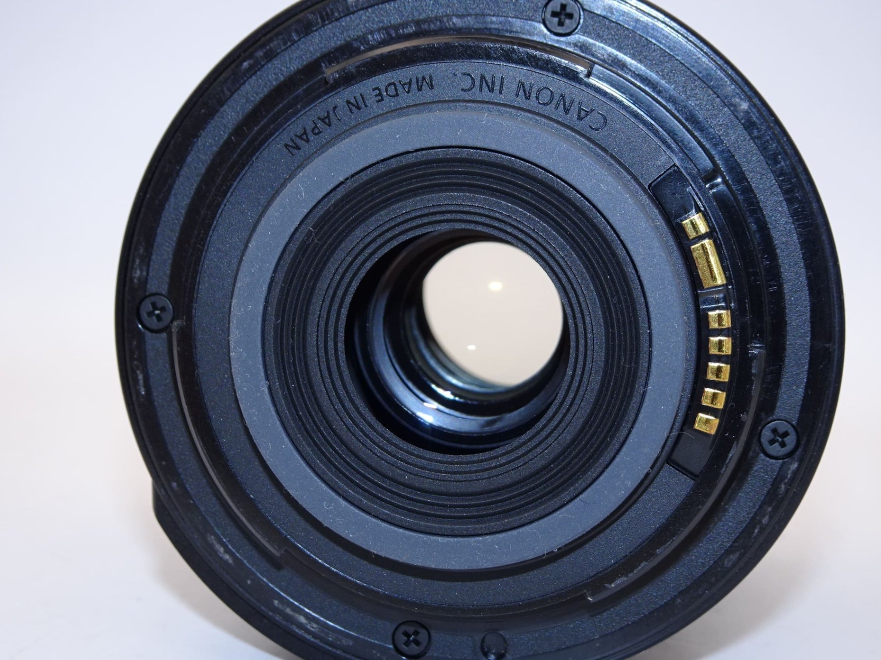 【外観特上級】Canon 標準ズームレンズ EF-S18-55mm F3.5-5.6 IS