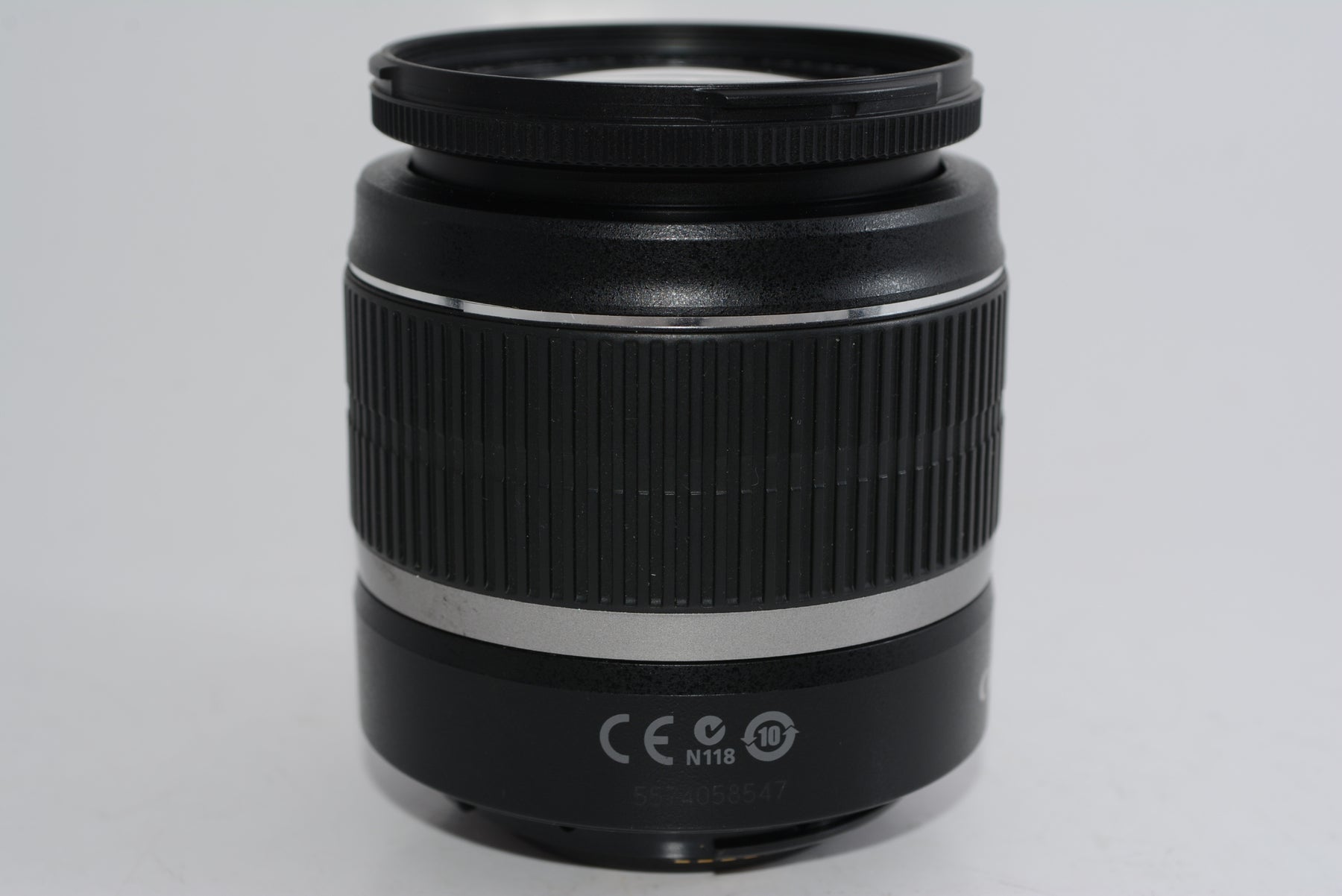 【外観特上級】Canon 標準ズームレンズ EF-S18-55mm F3.5-5.6 IS