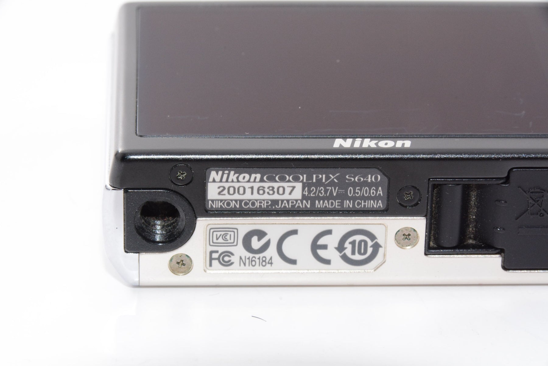 【外観特上級】Nikon デジタルカメラ COOLPIX (クールピクス) S640 アイスシルバー S640SL